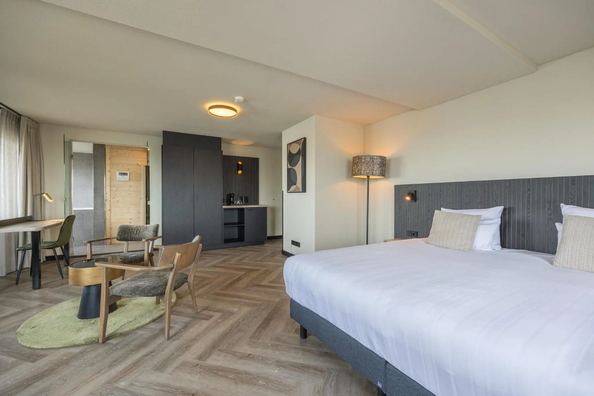 Photo of the whole room, Bed in Leonardo Hotel IJmuiden Seaport Beach