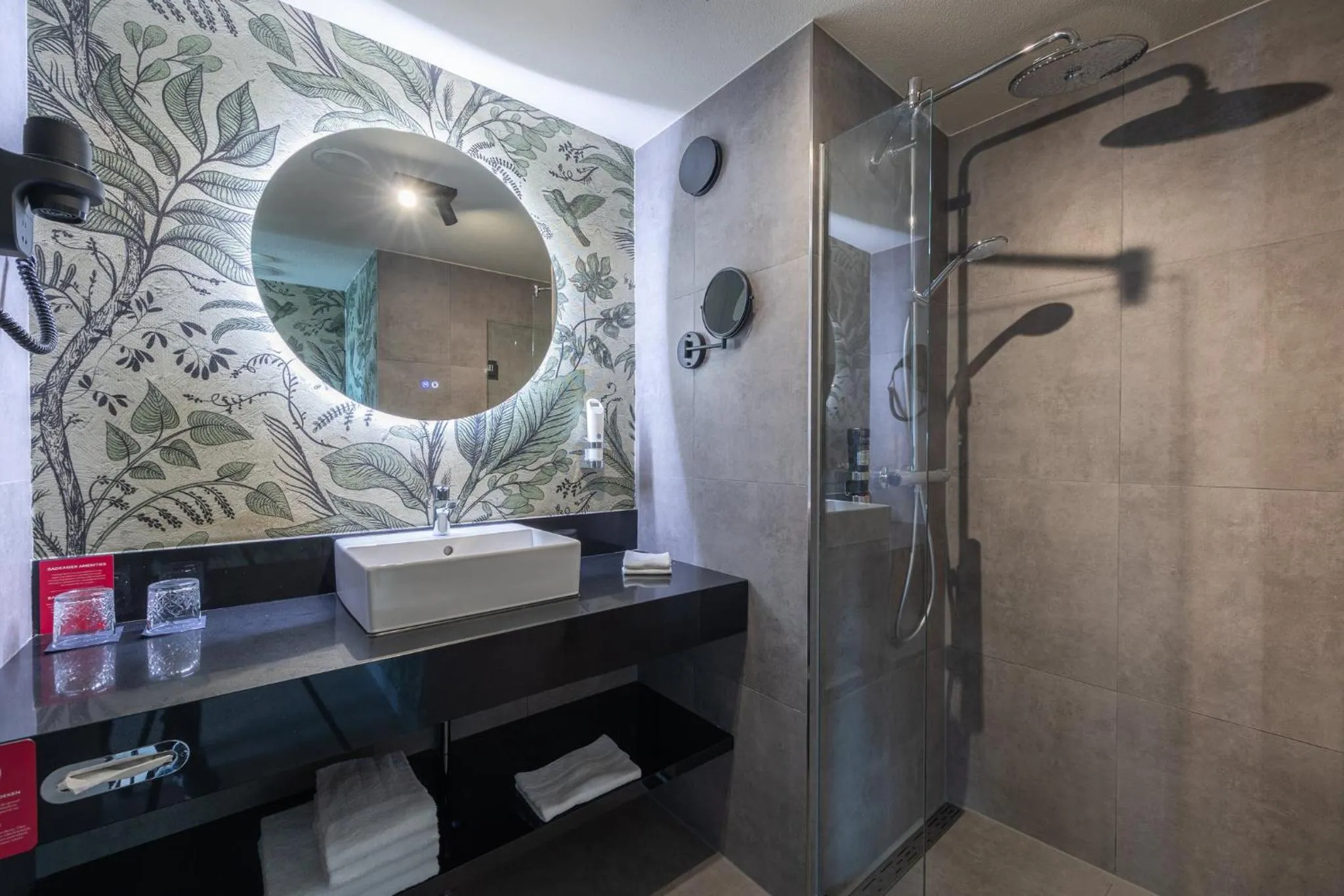 Bathroom in Leonardo Hotel IJmuiden Seaport Beach