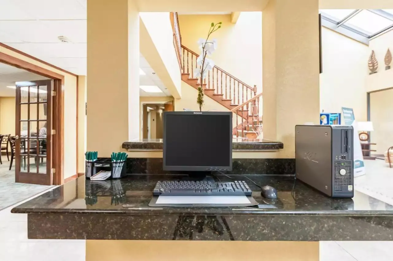 Quality Inn and Suites Lafayette