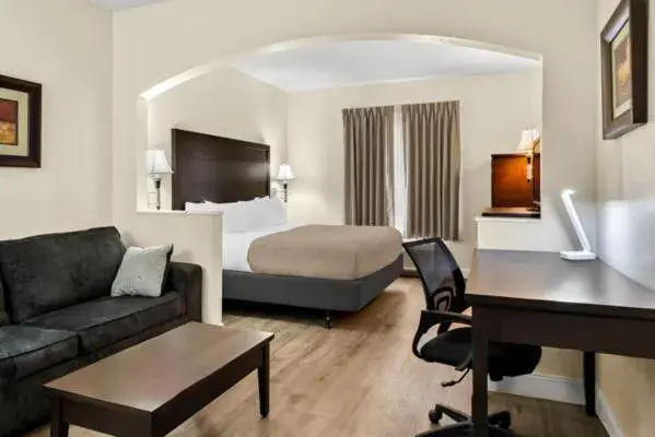 Bed in Quality Inn and Suites Lafayette Bed in Quality Inn and Suites Lafayette