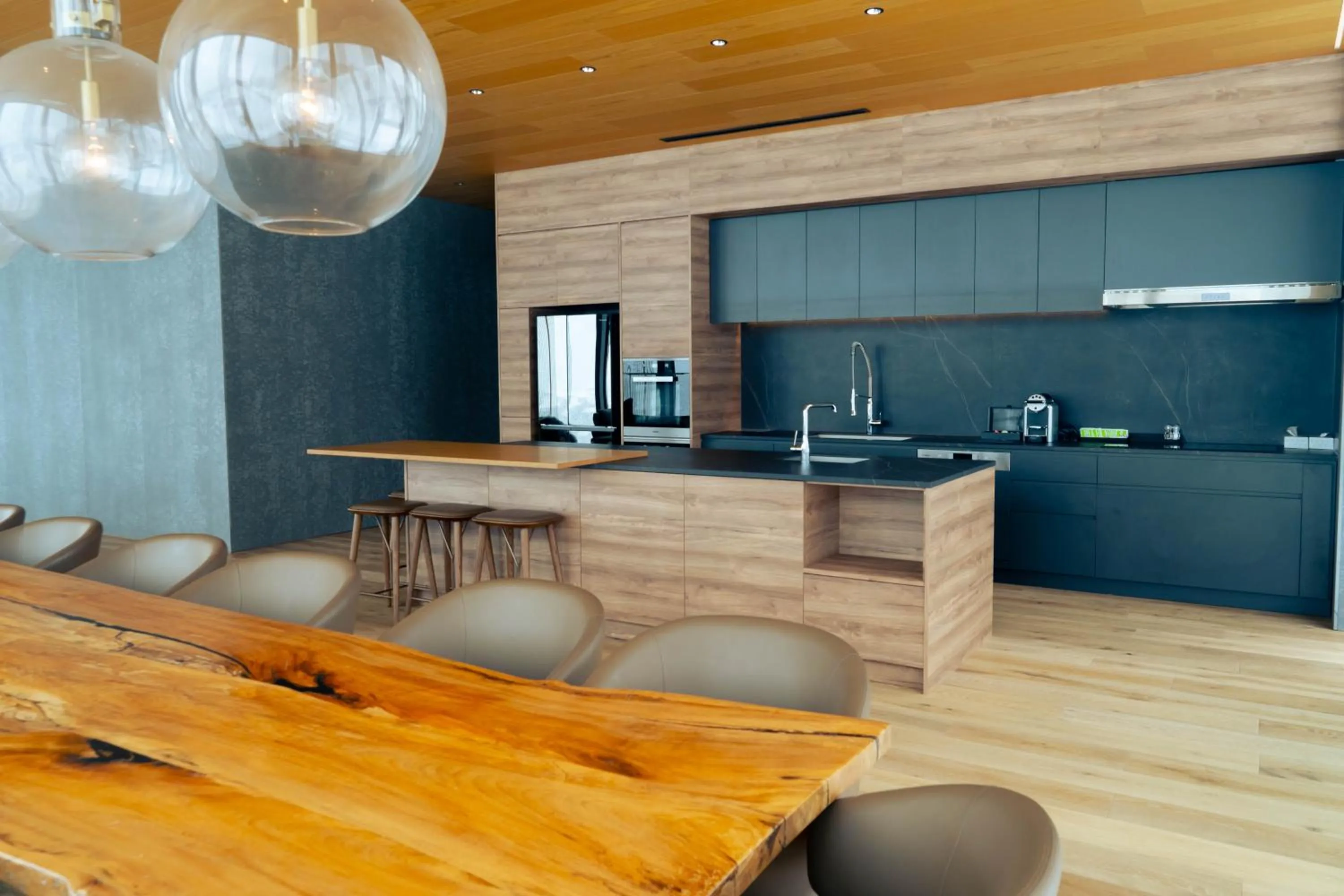 Kitchen or kitchenette in Intuition