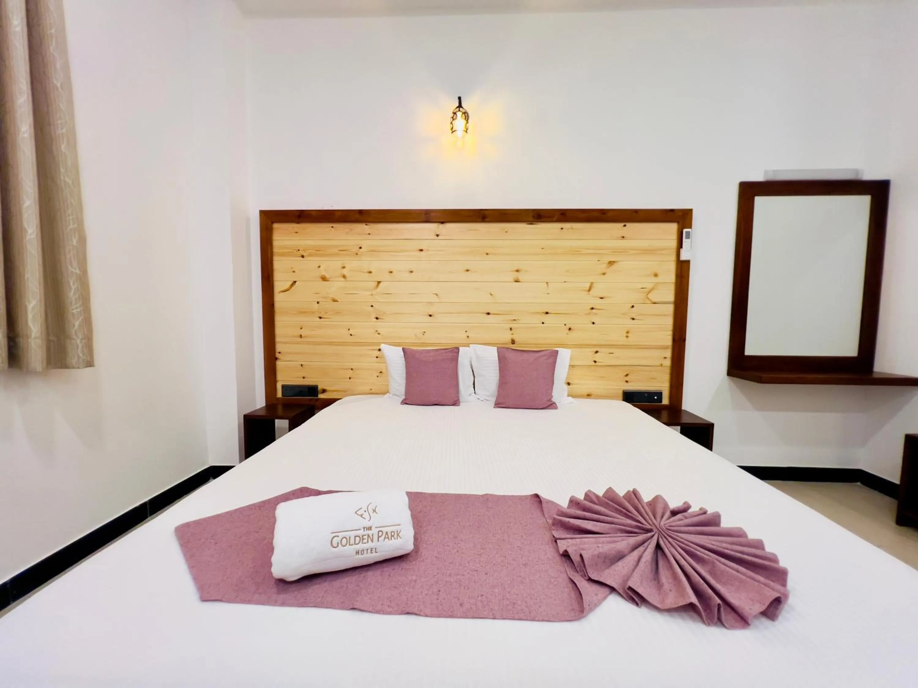 Bed in Ranketha Resort & Restaurant