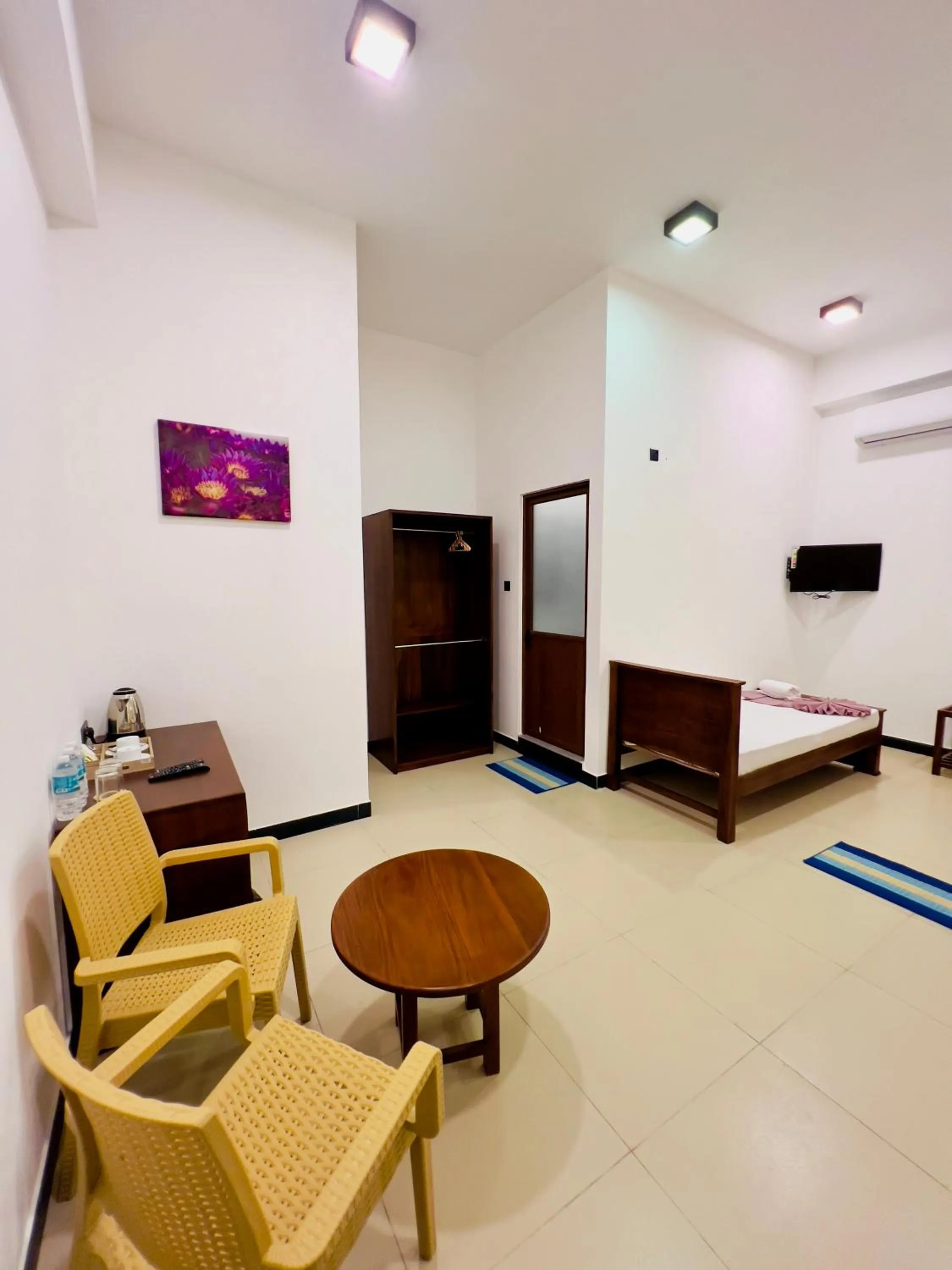 Communal lounge/ TV room in Ranketha Resort & Restaurant