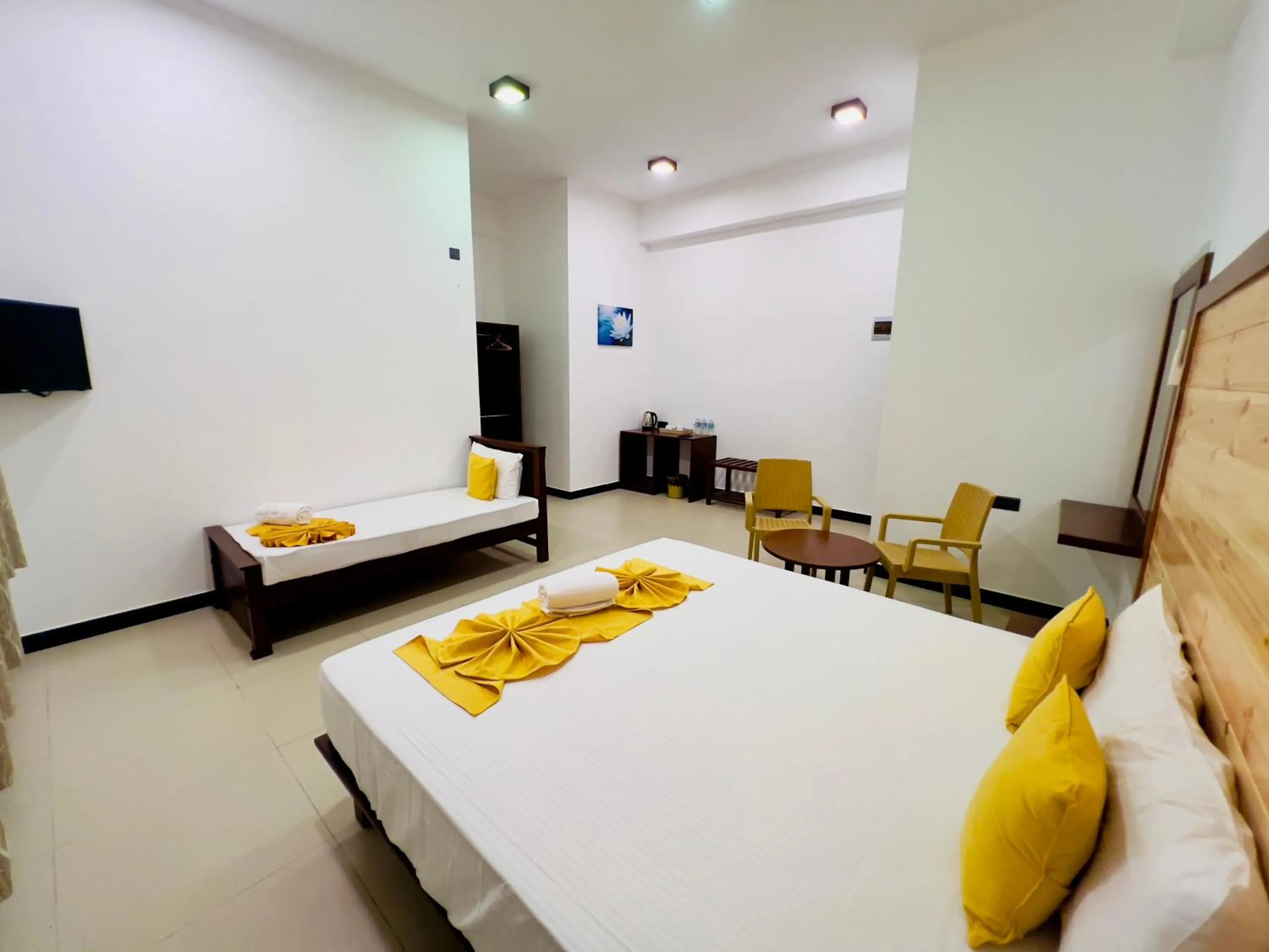 Photo of the whole room, Bed in Ranketha Resort & Restaurant