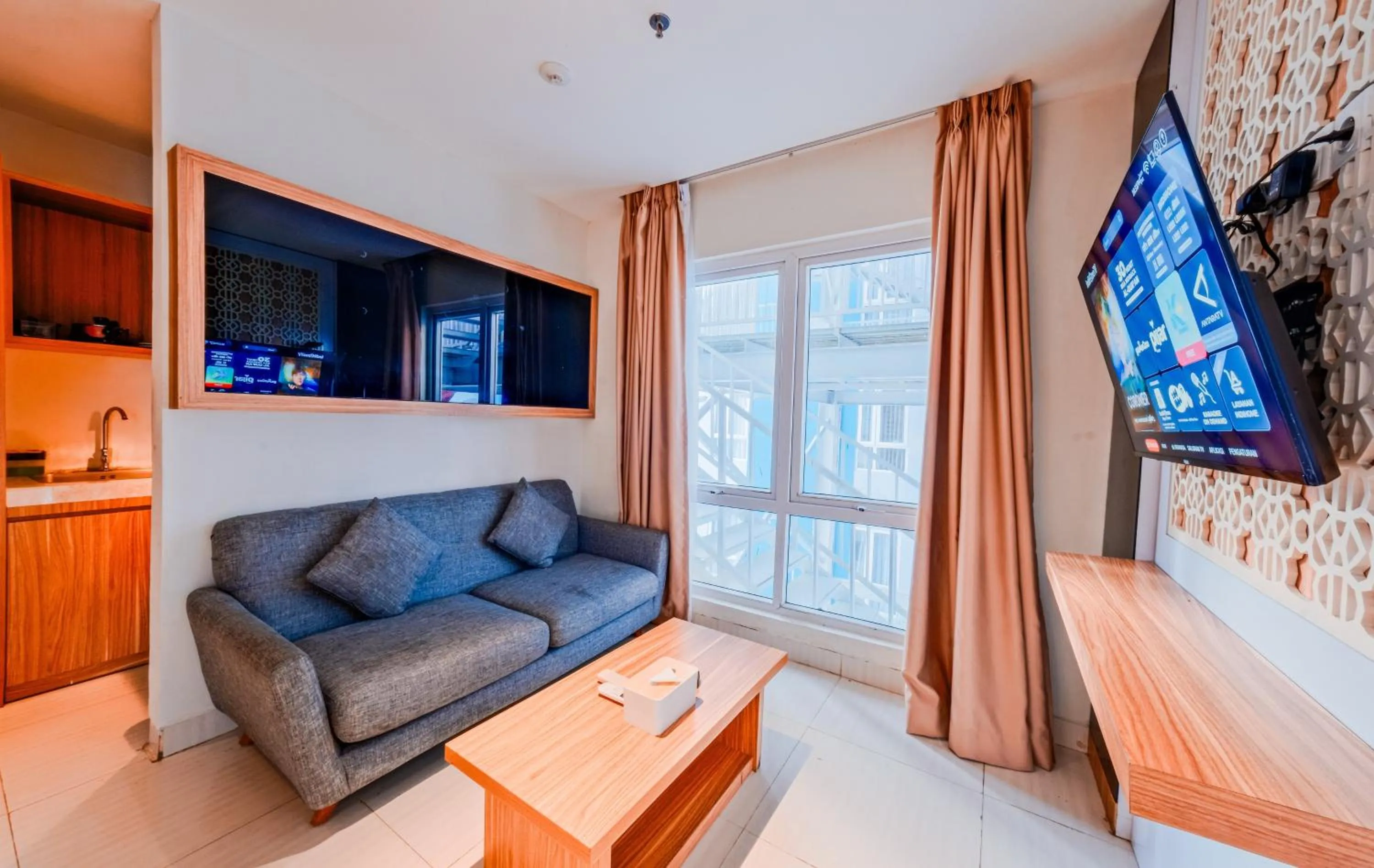 Communal lounge/ TV room in Astara Hotel Balikpapan