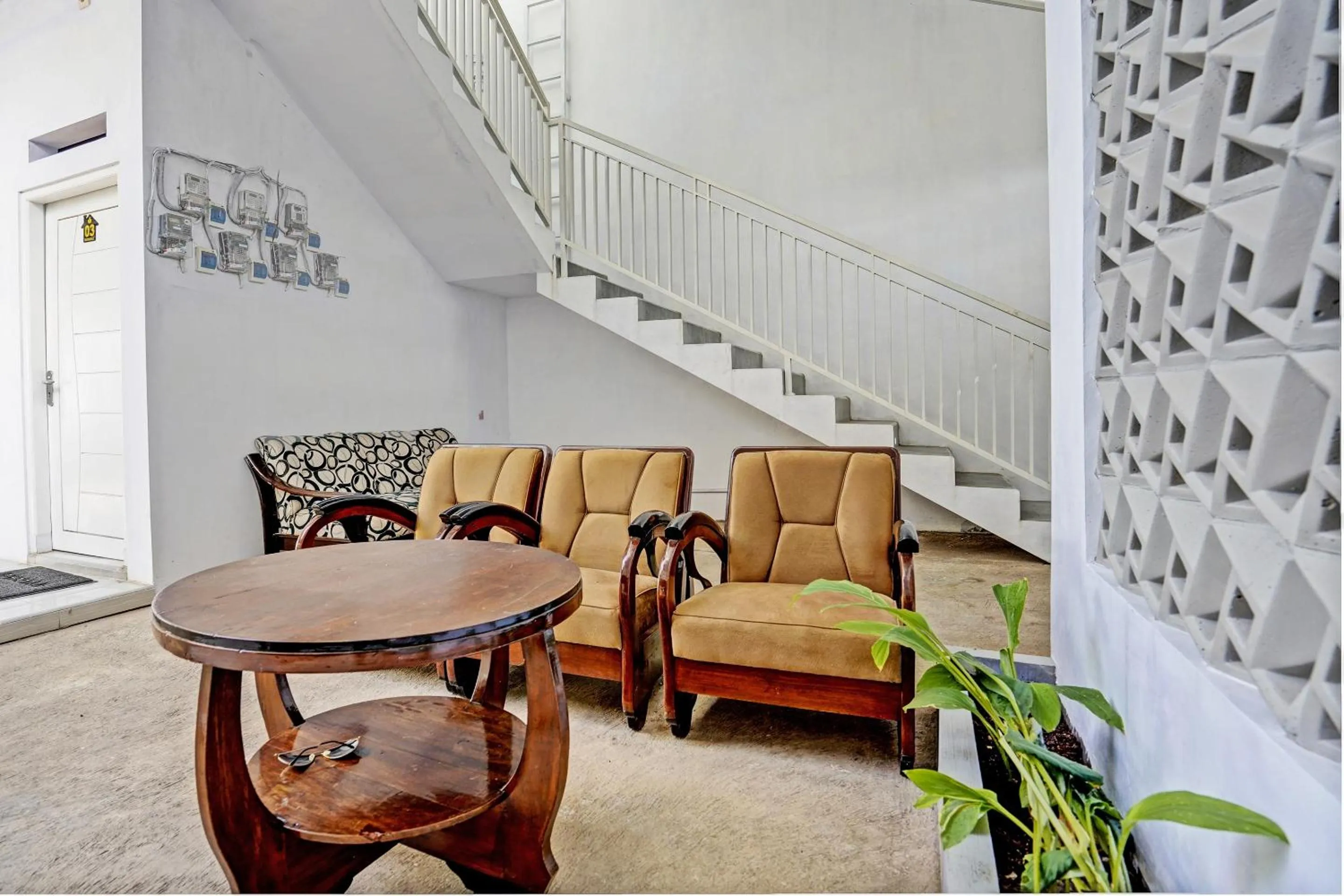 Lobby or reception in Hotel O Niza Guesthouse Syariah