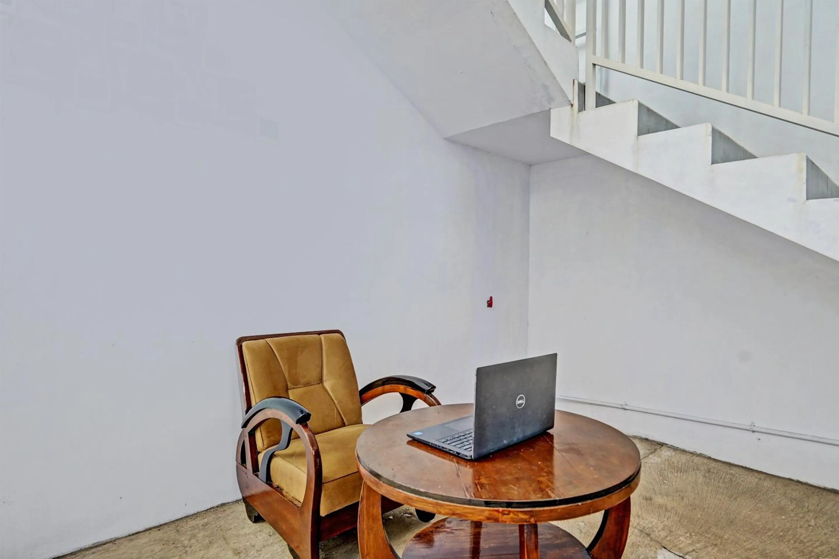 Lobby or reception in Hotel O Niza Guesthouse Syariah