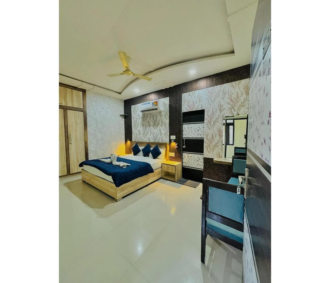 Bed in Hill Top Residency