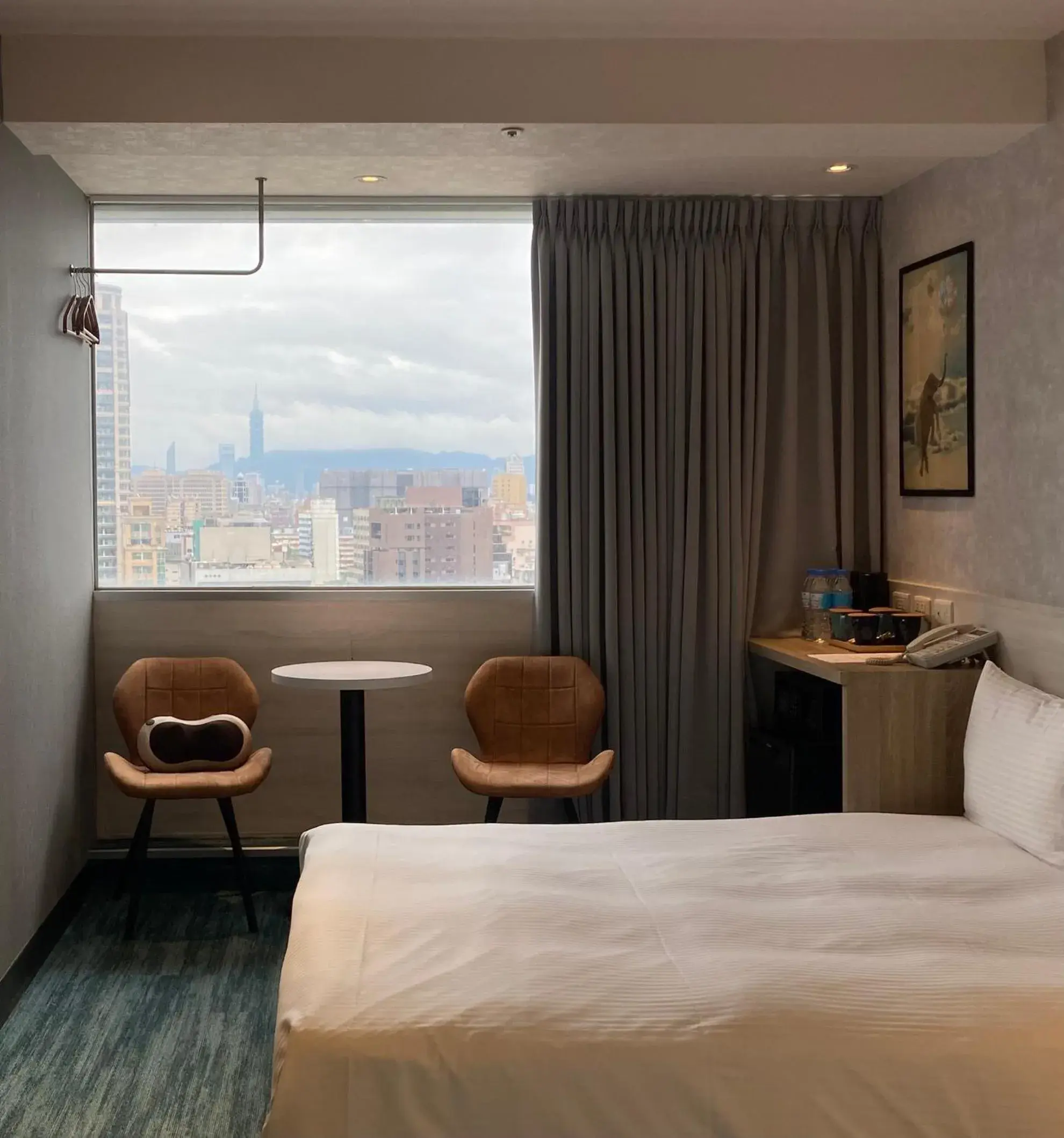 Deluxe Twin Room in 西門雲町旅店 Sky Gate Hotel Deluxe Twin Room in 西門雲町旅店 Sky Gate Hotel