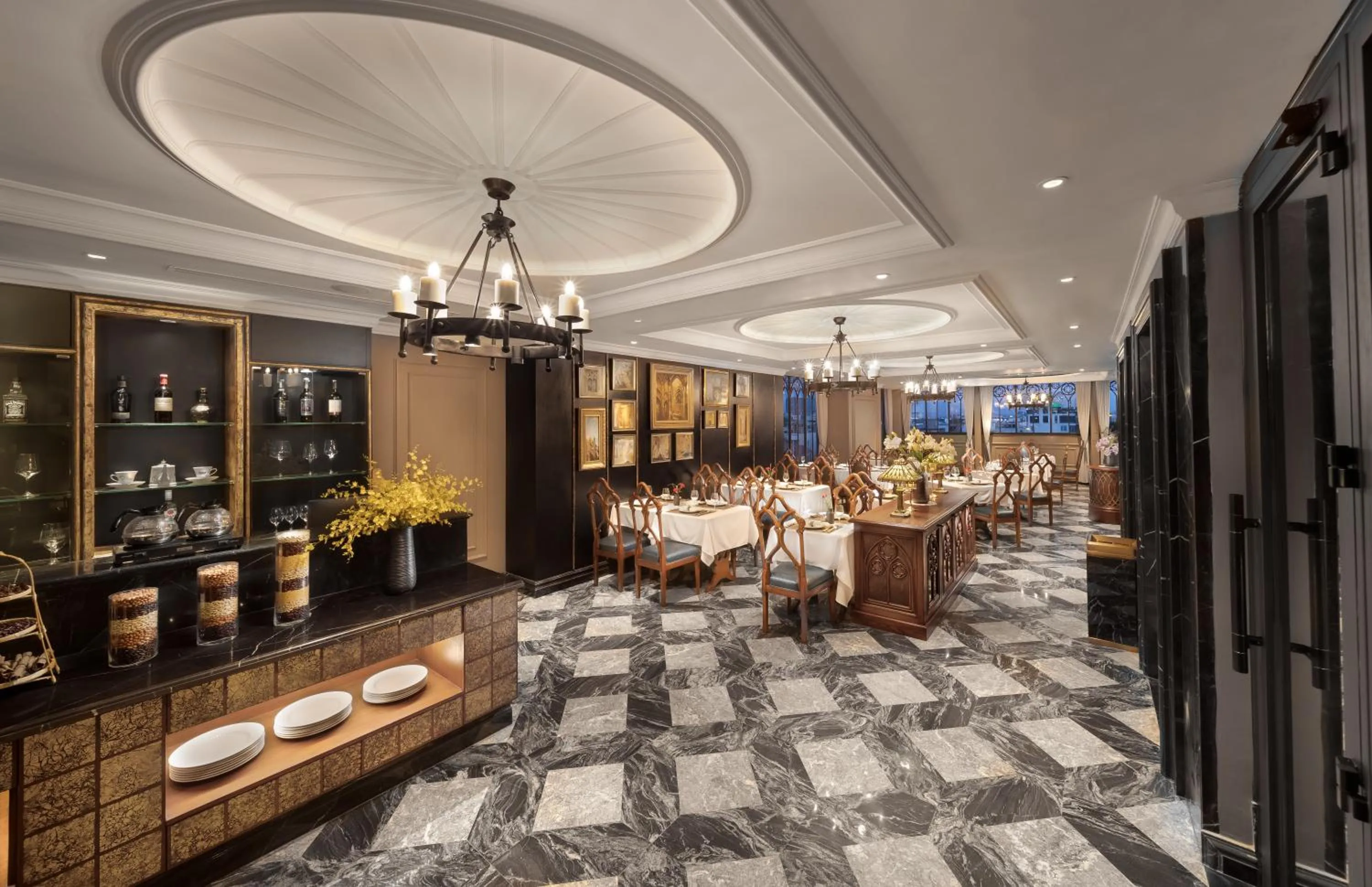 Restaurant/places to eat in Le Chanvre Hanoi Hotel & Spa