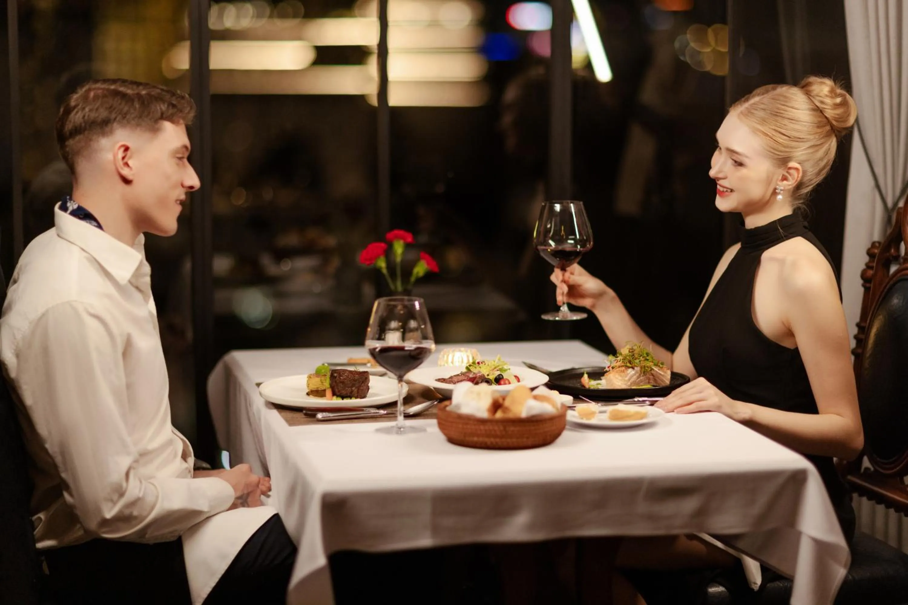 Restaurant/places to eat in Le Chanvre Hanoi Hotel & Spa