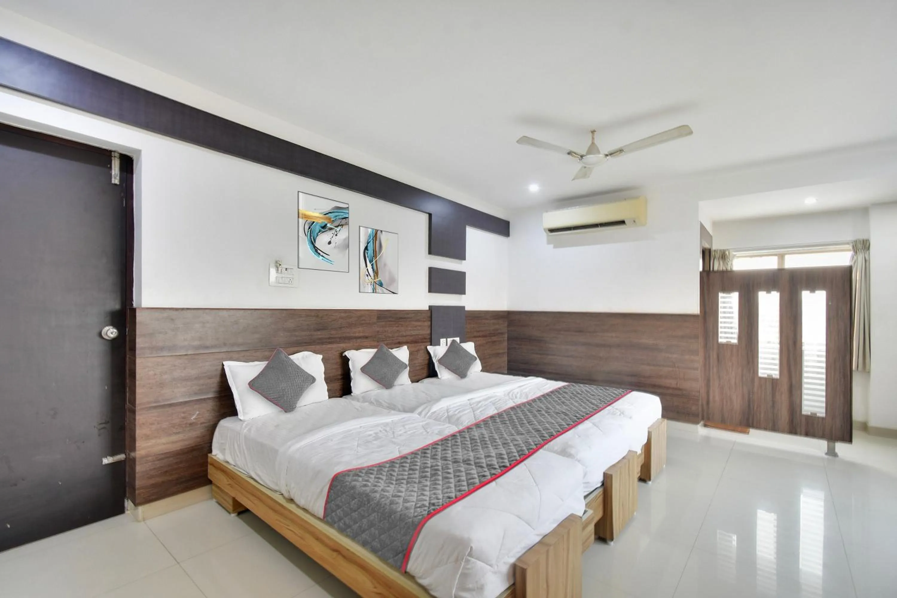 Bedroom, Bed in Collection O Elite Residency