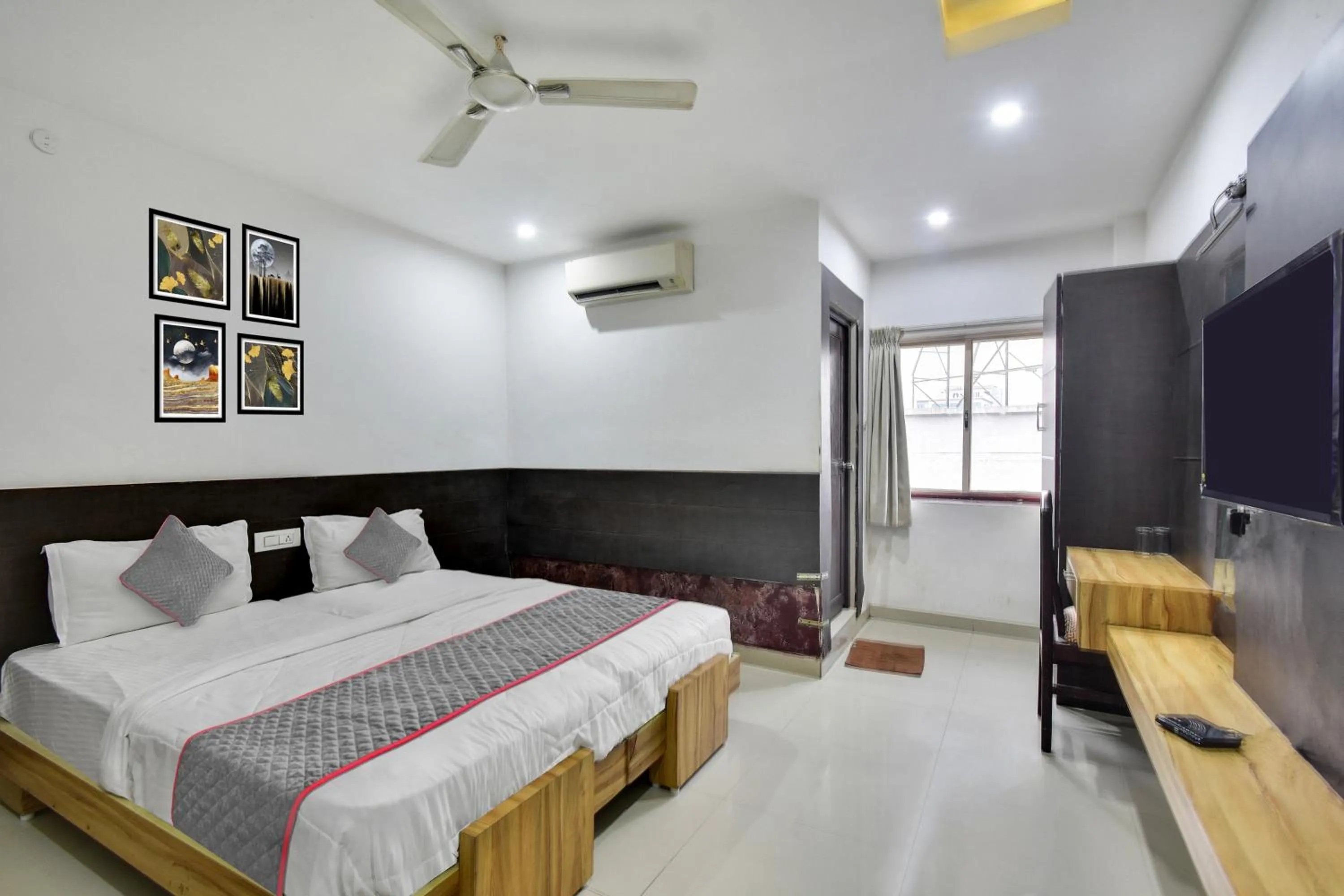 Bedroom, Bed in Collection O Elite Residency