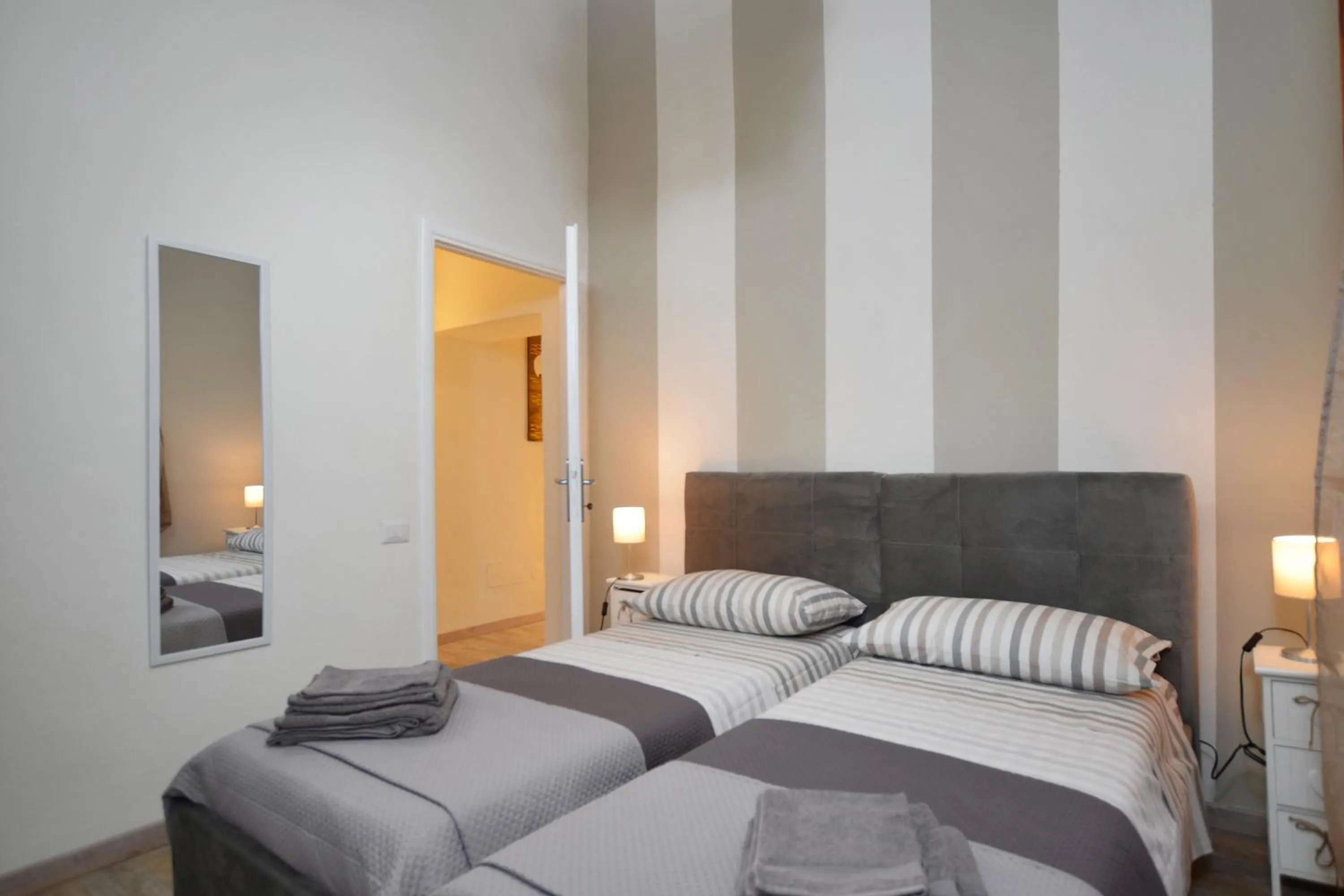 Bedroom, Bed in Casina Di Giada - Happy Rentals