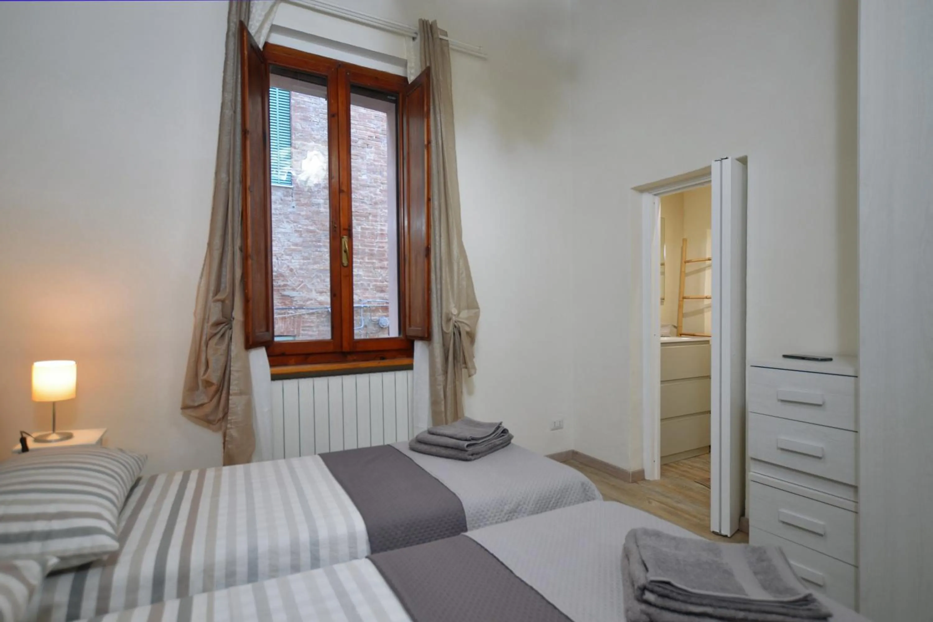Bedroom, Bed in Casina Di Giada - Happy Rentals