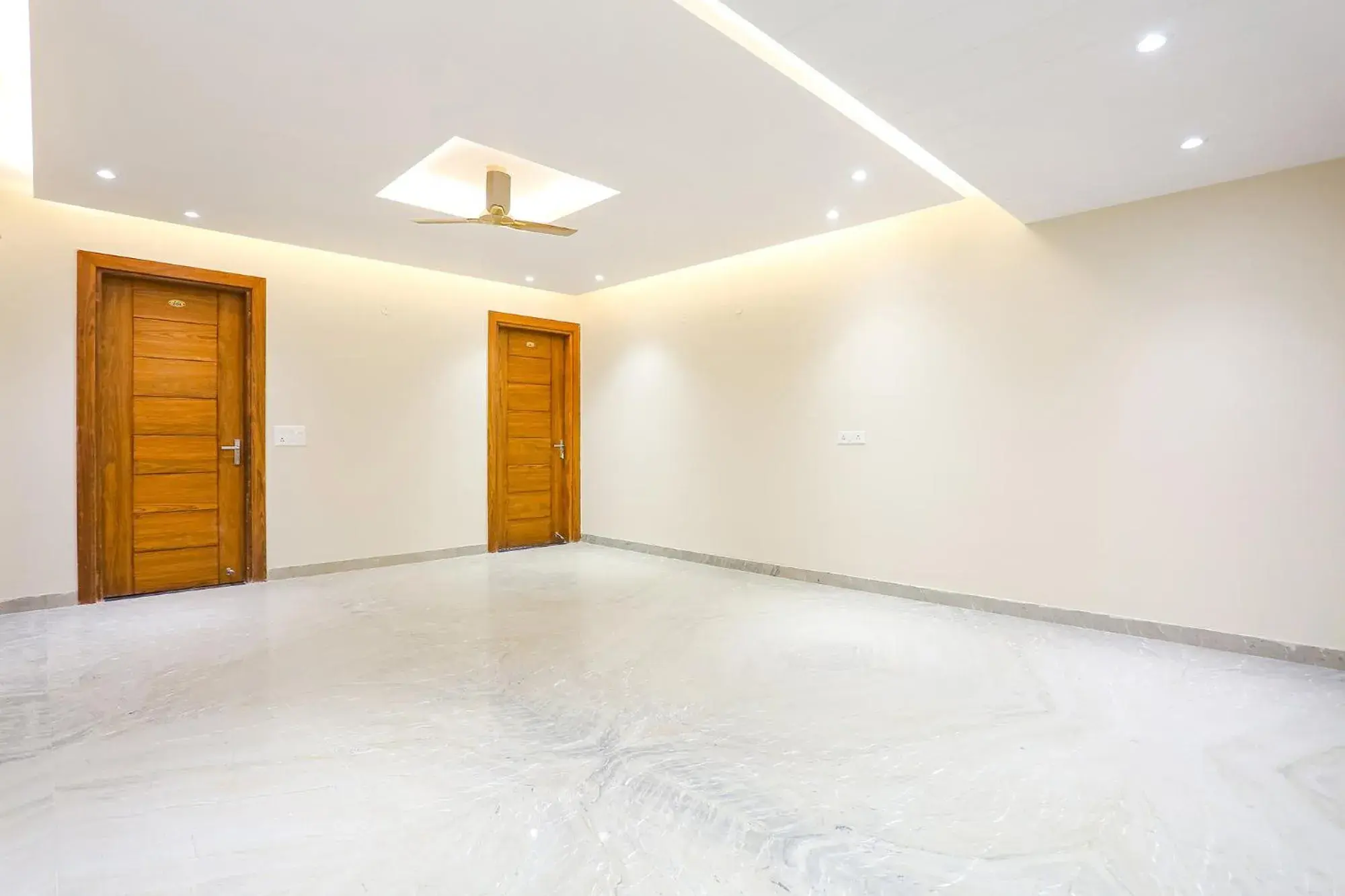 Lobby or reception in FabHotel Raahi Retreat - Nr Star Mall & 32nd Avenue Lobby or reception in FabHotel Raahi Retreat - Nr Star Mall & 32nd Avenue