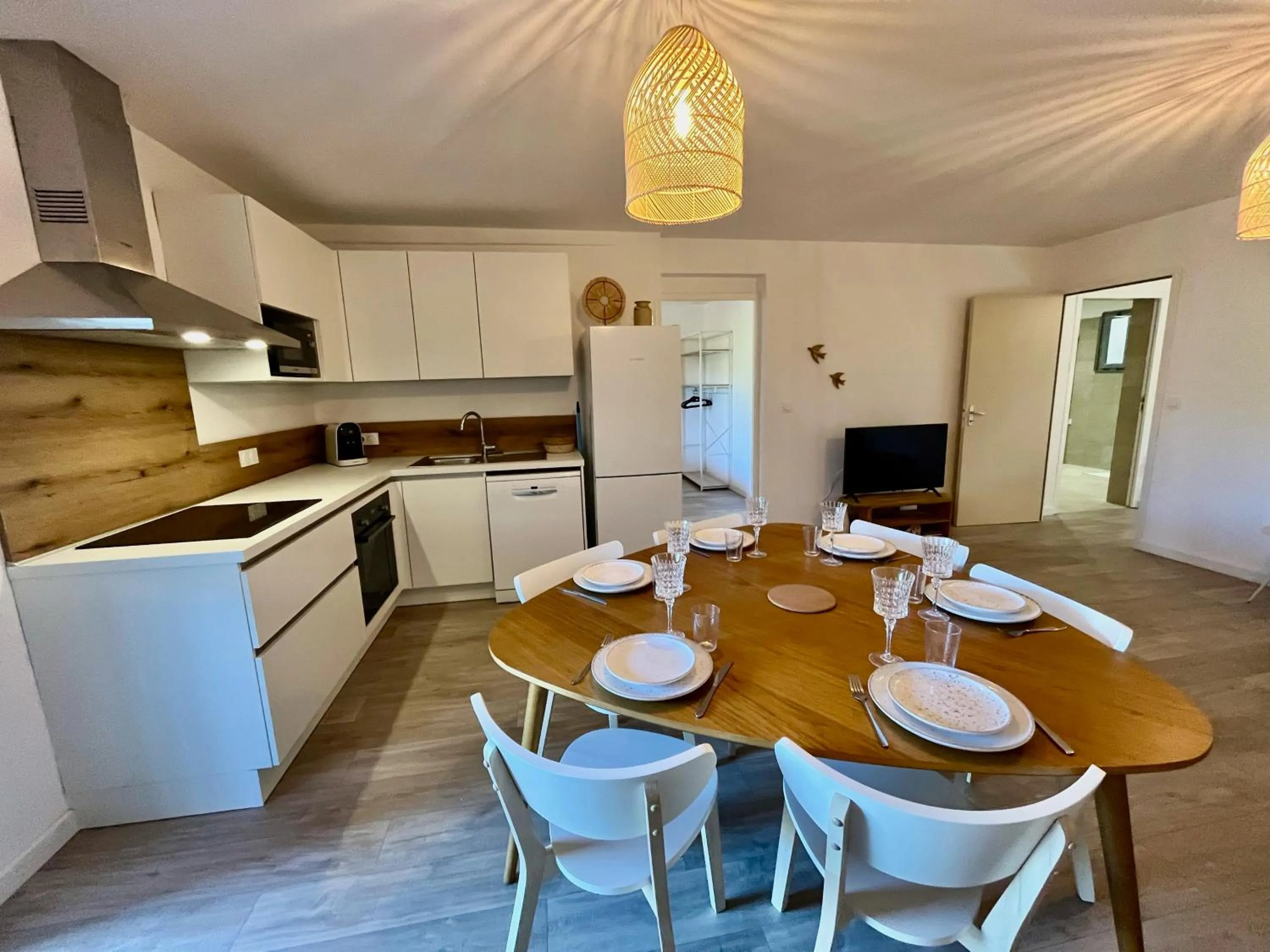 Kitchen or kitchenette in Hôtel Résidence CAPENSE
