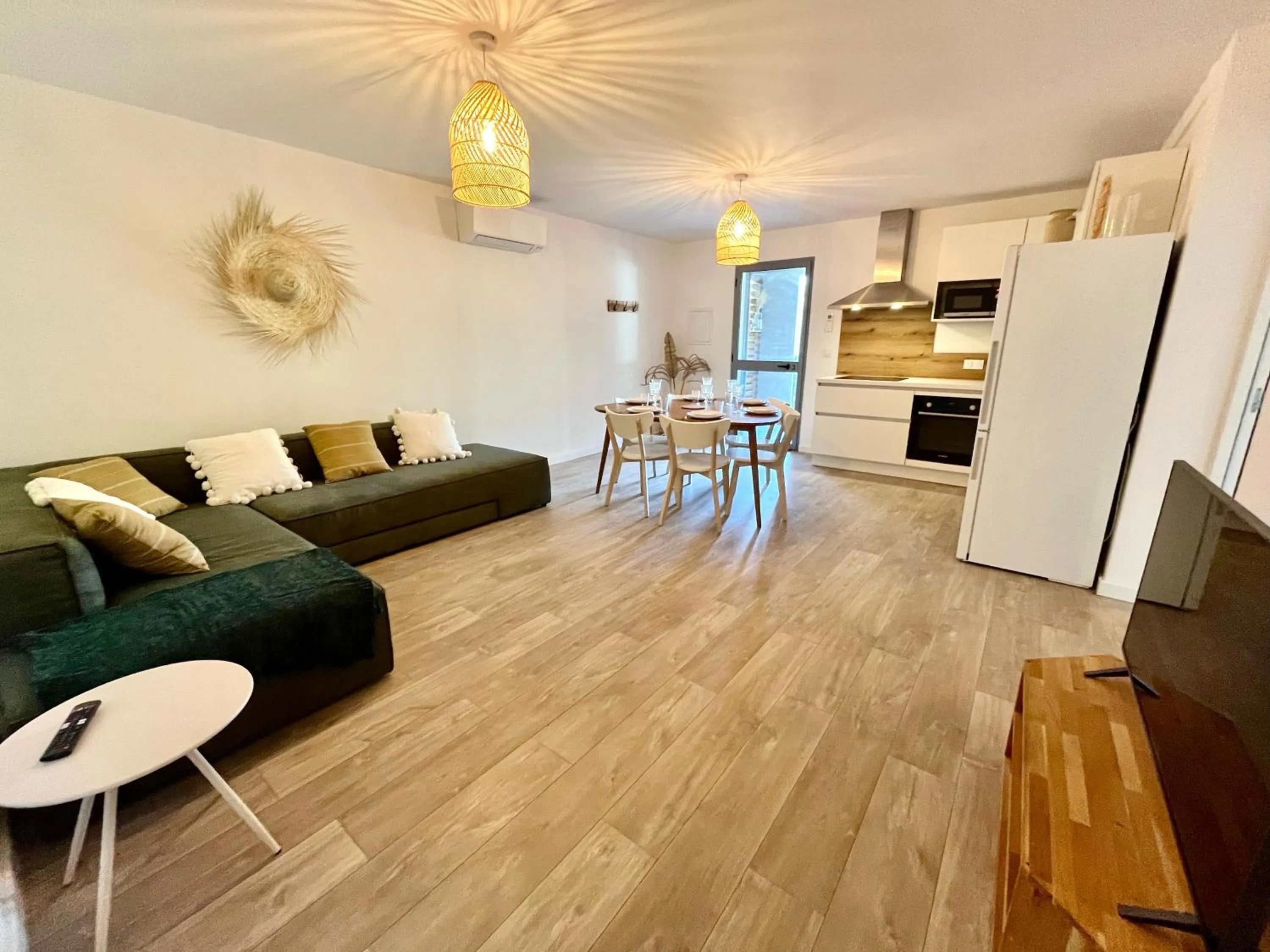 Kitchen or kitchenette in Hôtel Résidence CAPENSE