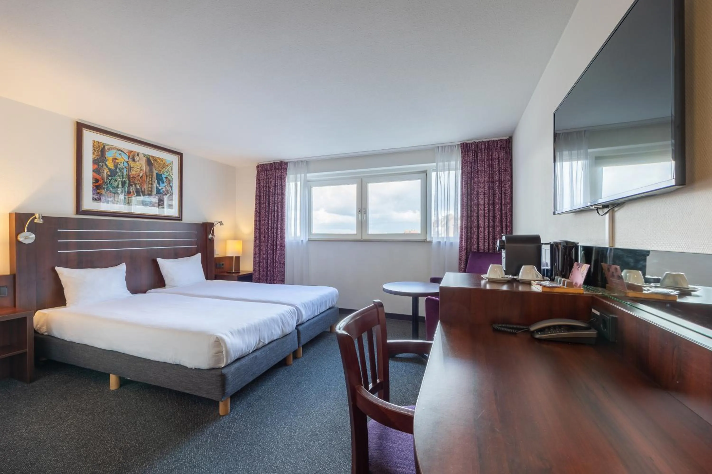 Bedroom, Bed in Amrâth Grand Hotel de l’Empereur