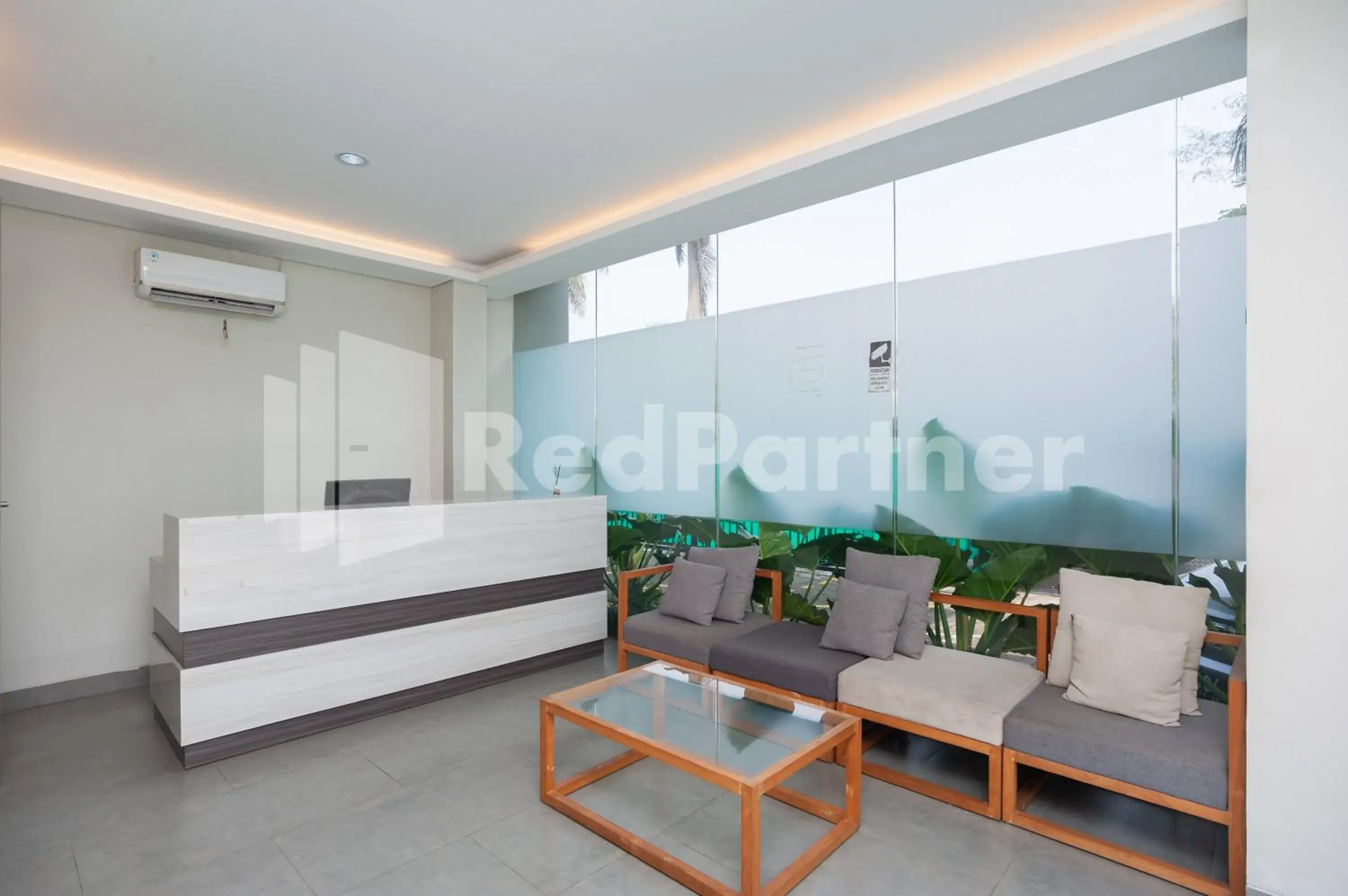 Lobby or reception in Urbanview Syariah Caseira Citra Raya Lobby or reception in Urbanview Syariah Caseira Citra Raya