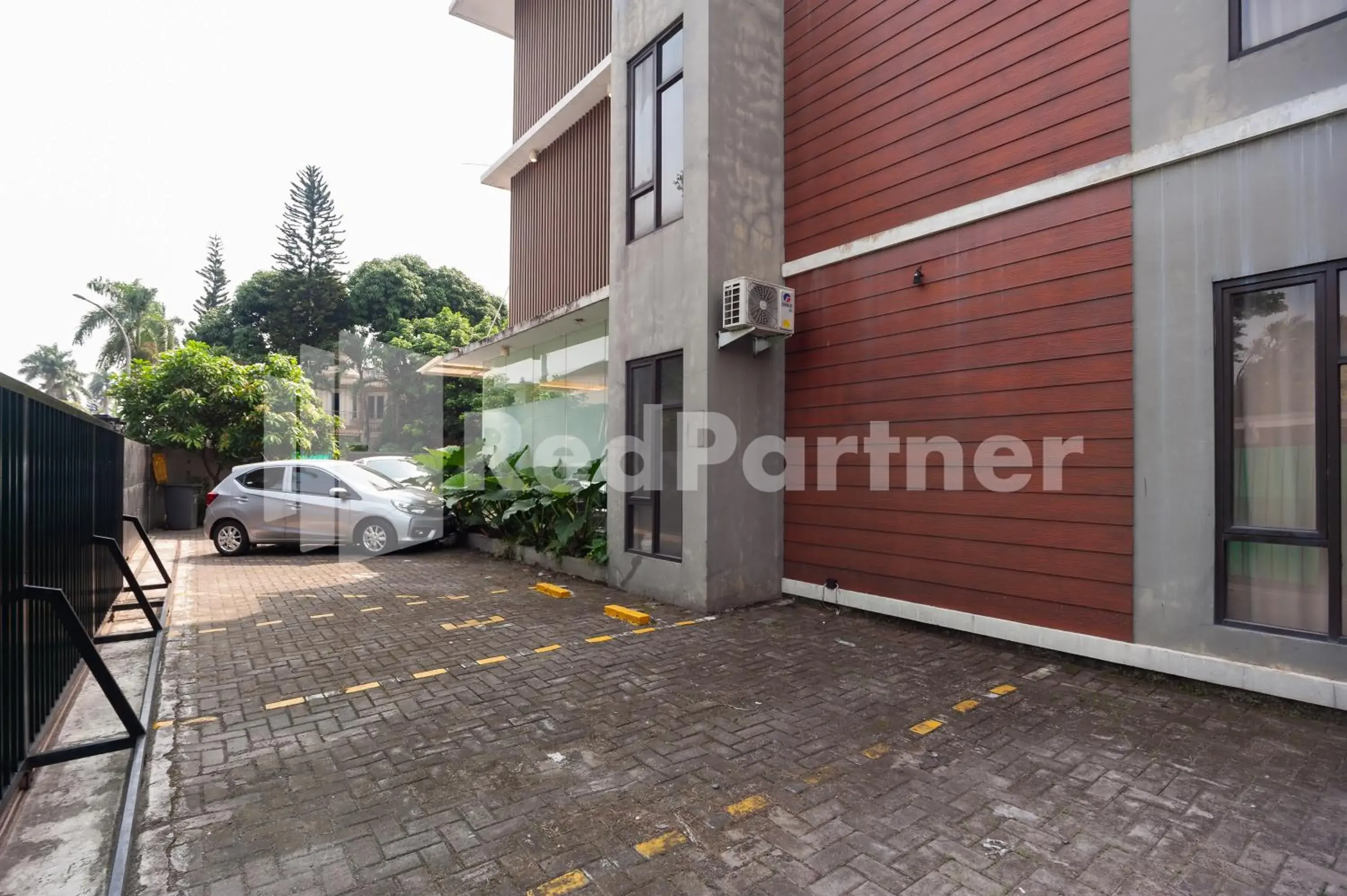 Parking in Urbanview Syariah Caseira Citra Raya Parking in Urbanview Syariah Caseira Citra Raya