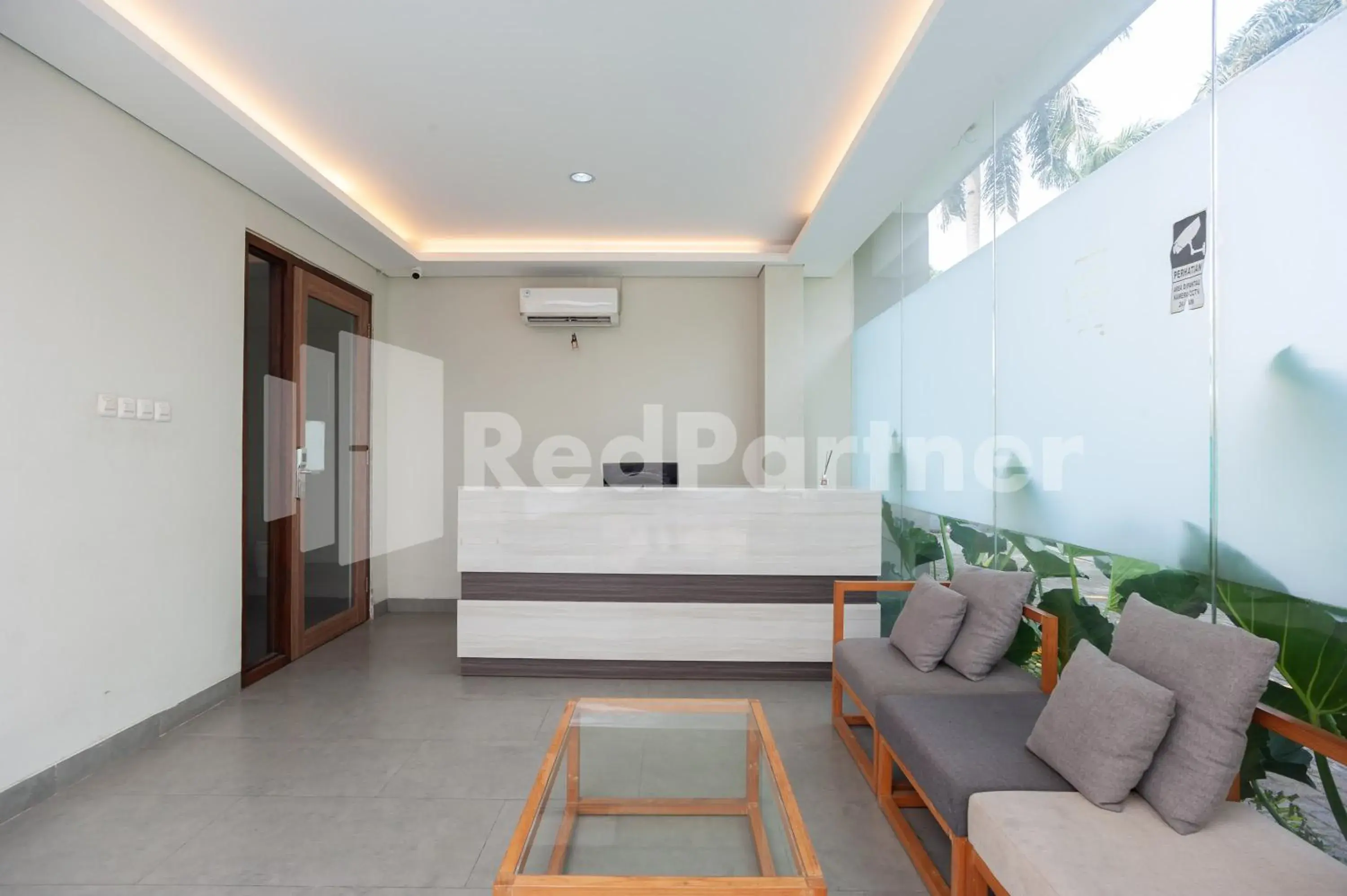 Lobby or reception, Bed in Urbanview Syariah Caseira Citra Raya Lobby or reception, Bed in Urbanview Syariah Caseira Citra Raya