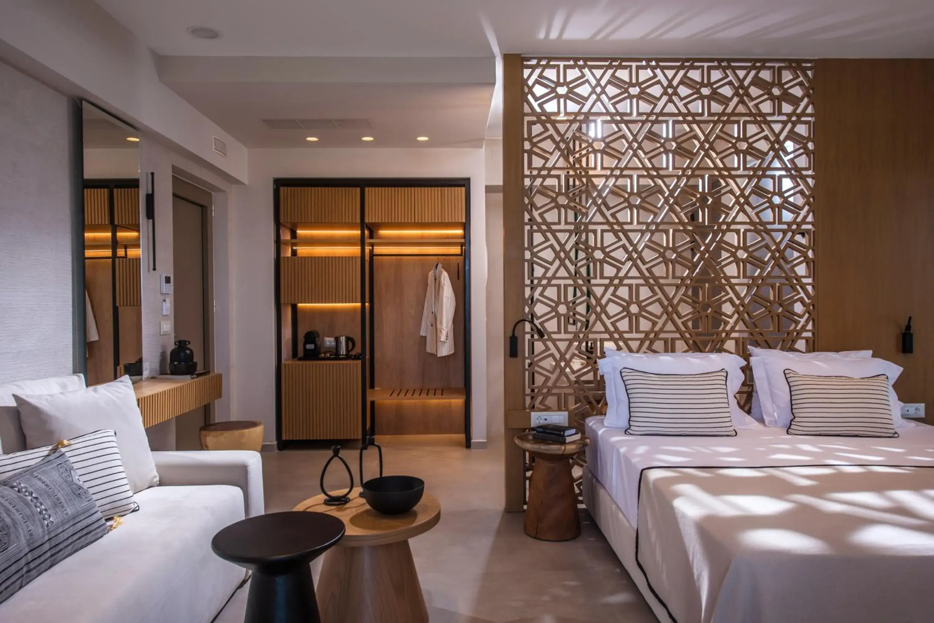 Deluxe Double Room with Sea View in Niriides Palace Deluxe Double Room with Sea View in Niriides Palace