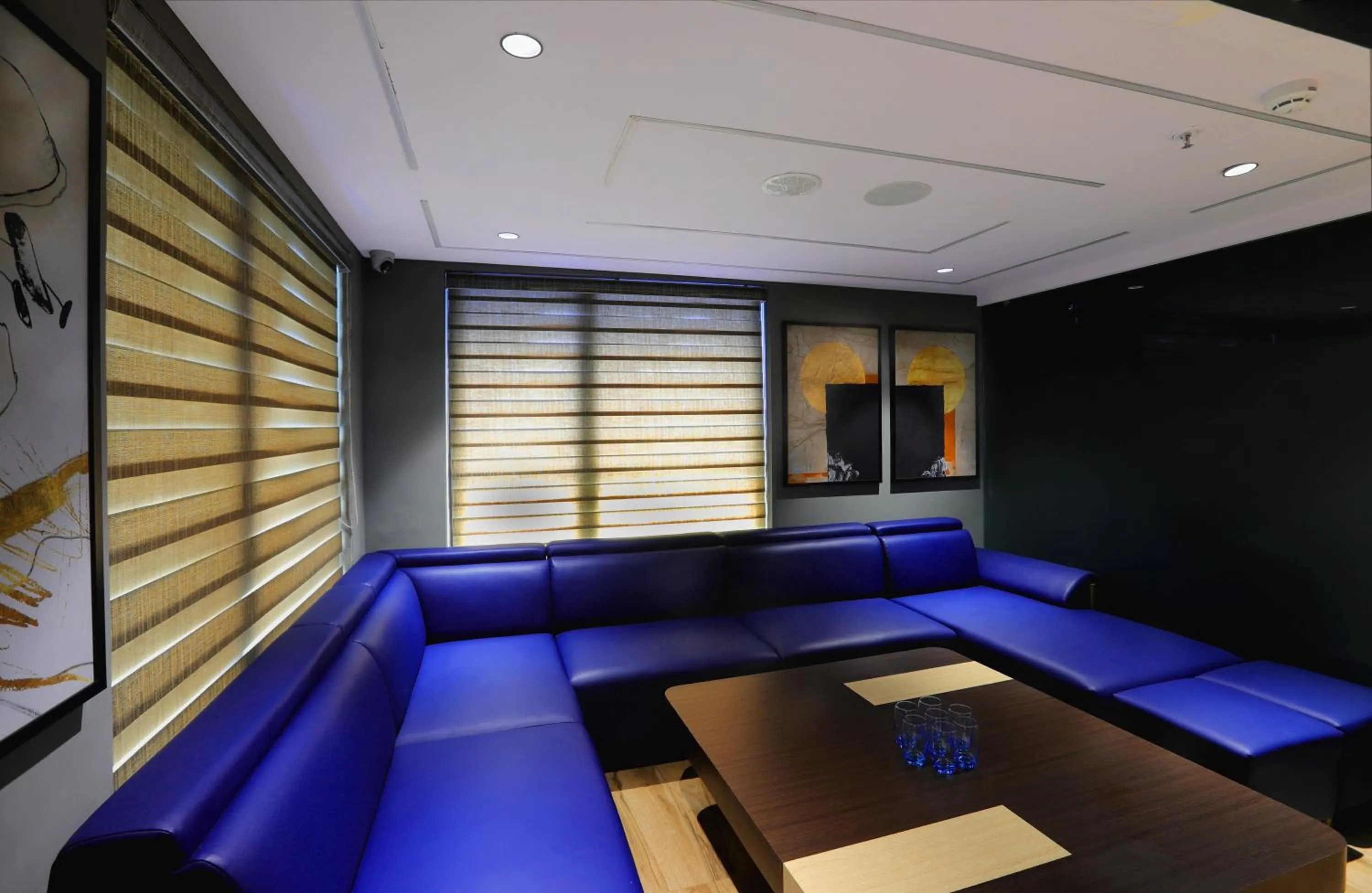 Lounge or bar in Aralia International Airport, Mumbai