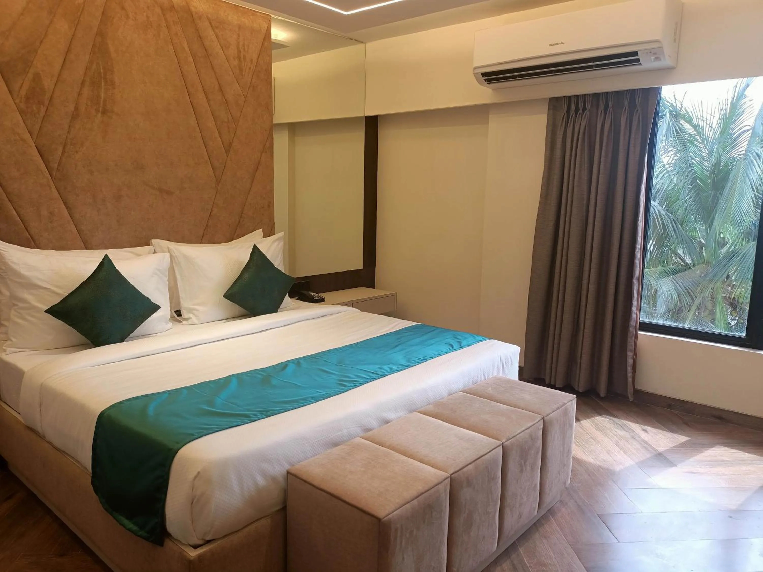 Bed in Aralia International Airport, Mumbai