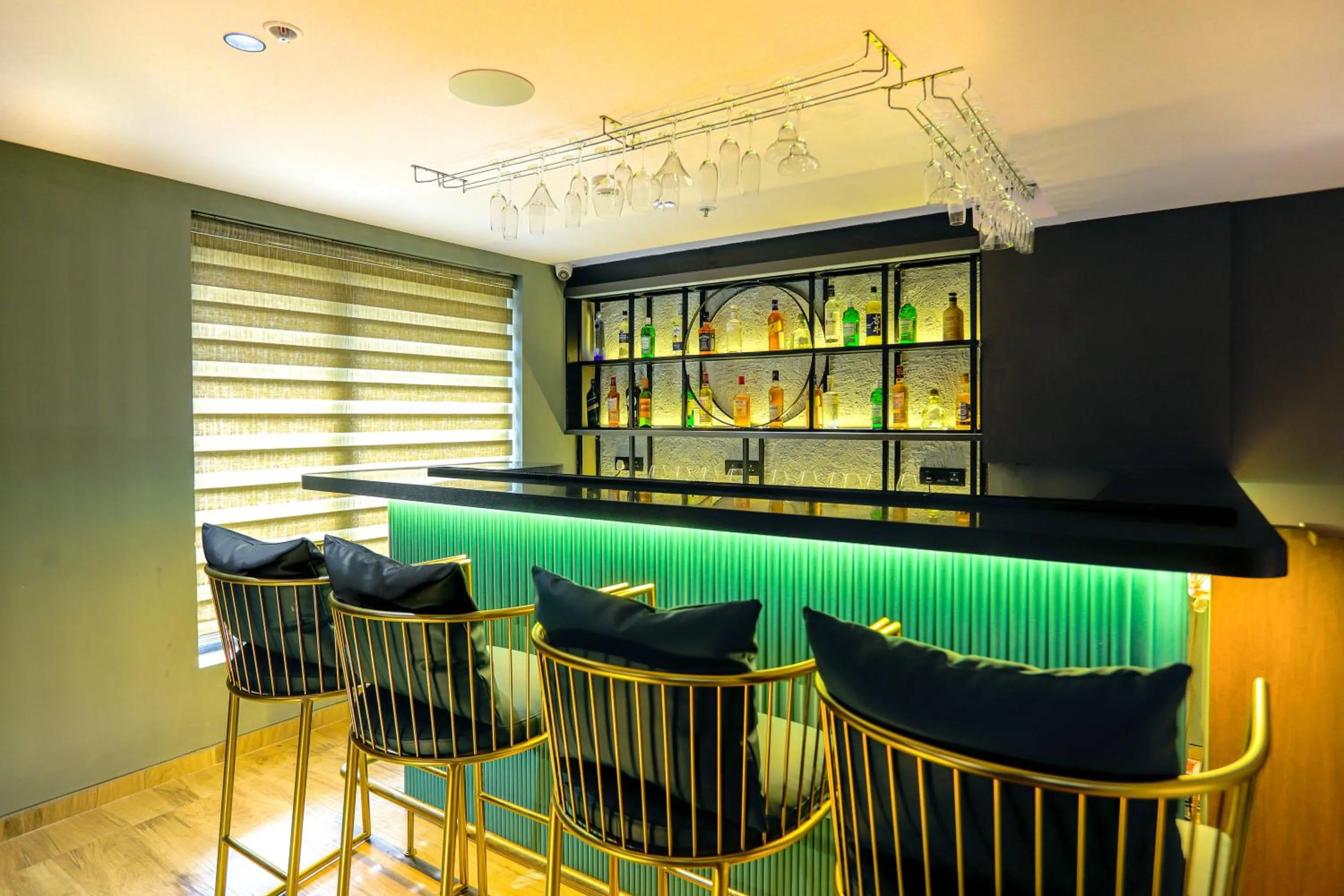 Lounge or bar in Aralia International Airport, Mumbai