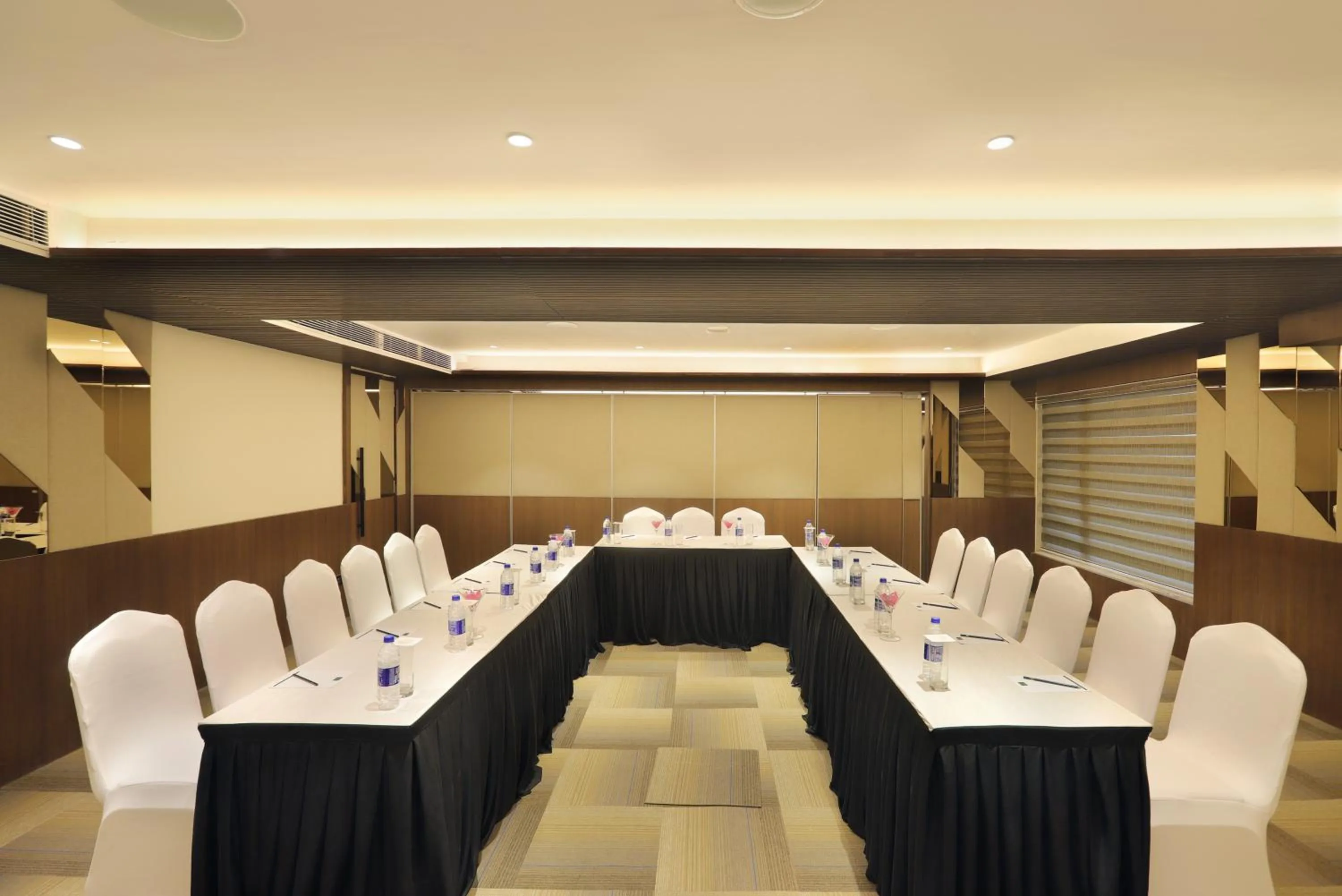 Meeting/conference room in Aralia International Airport, Mumbai
