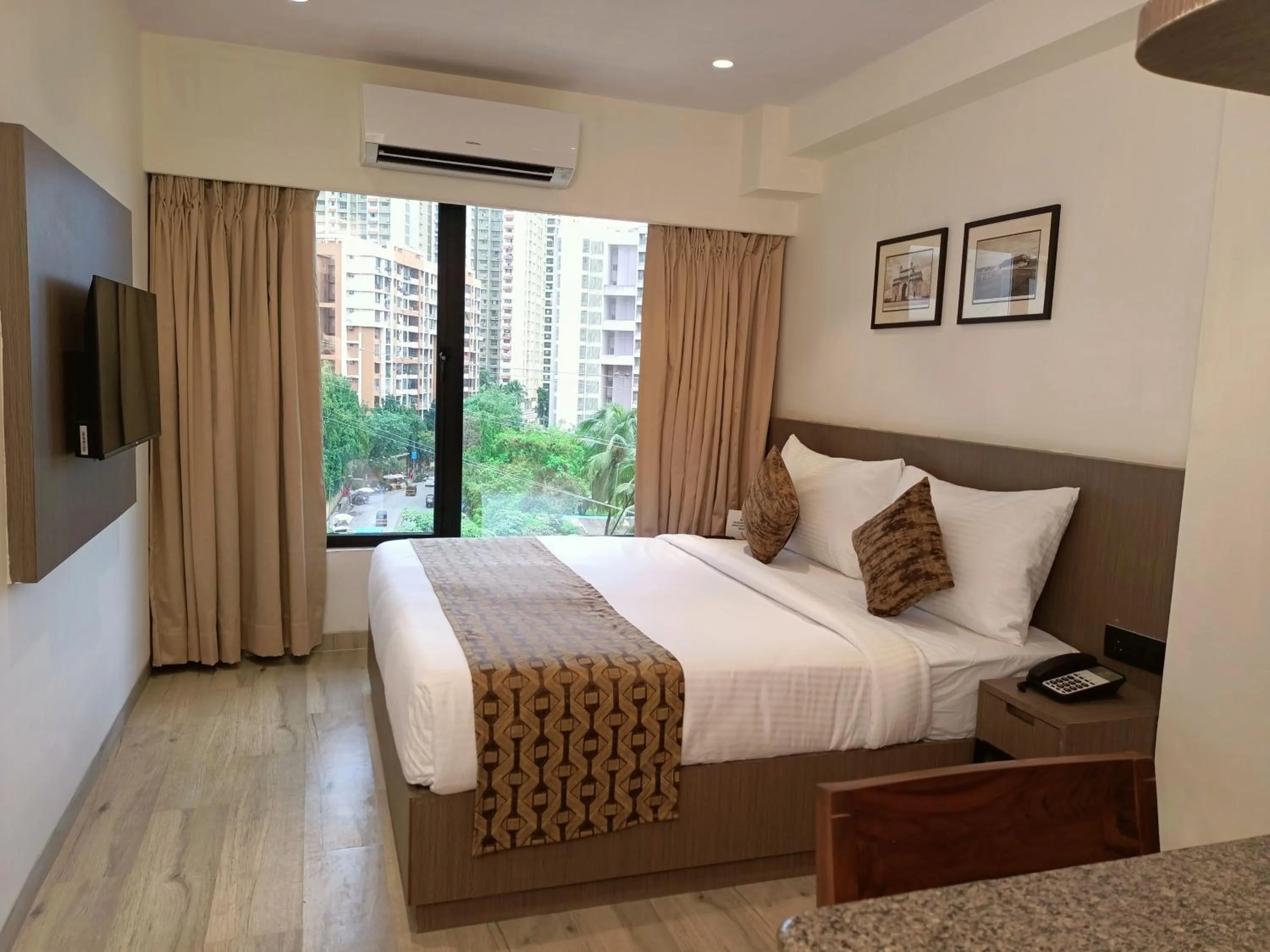 Bed in Aralia International Airport, Mumbai