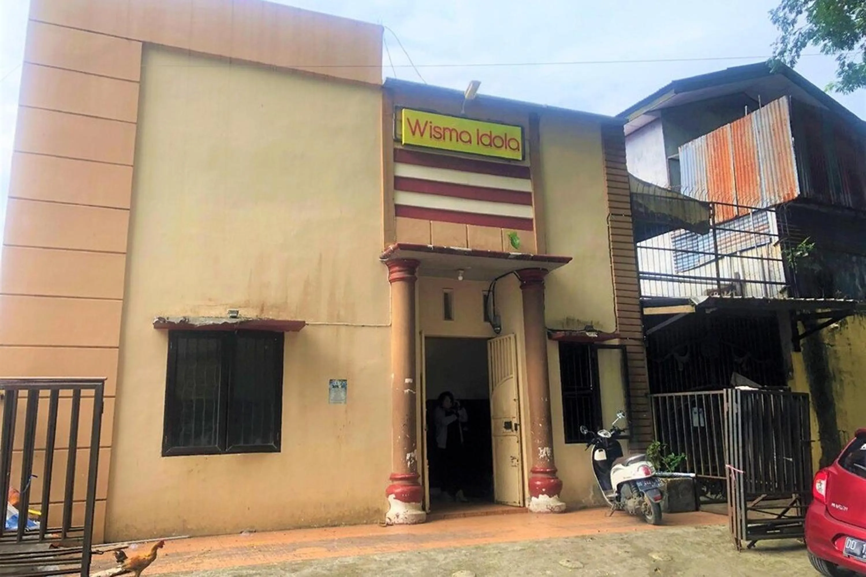 Property building in Guest House Idola Palopo