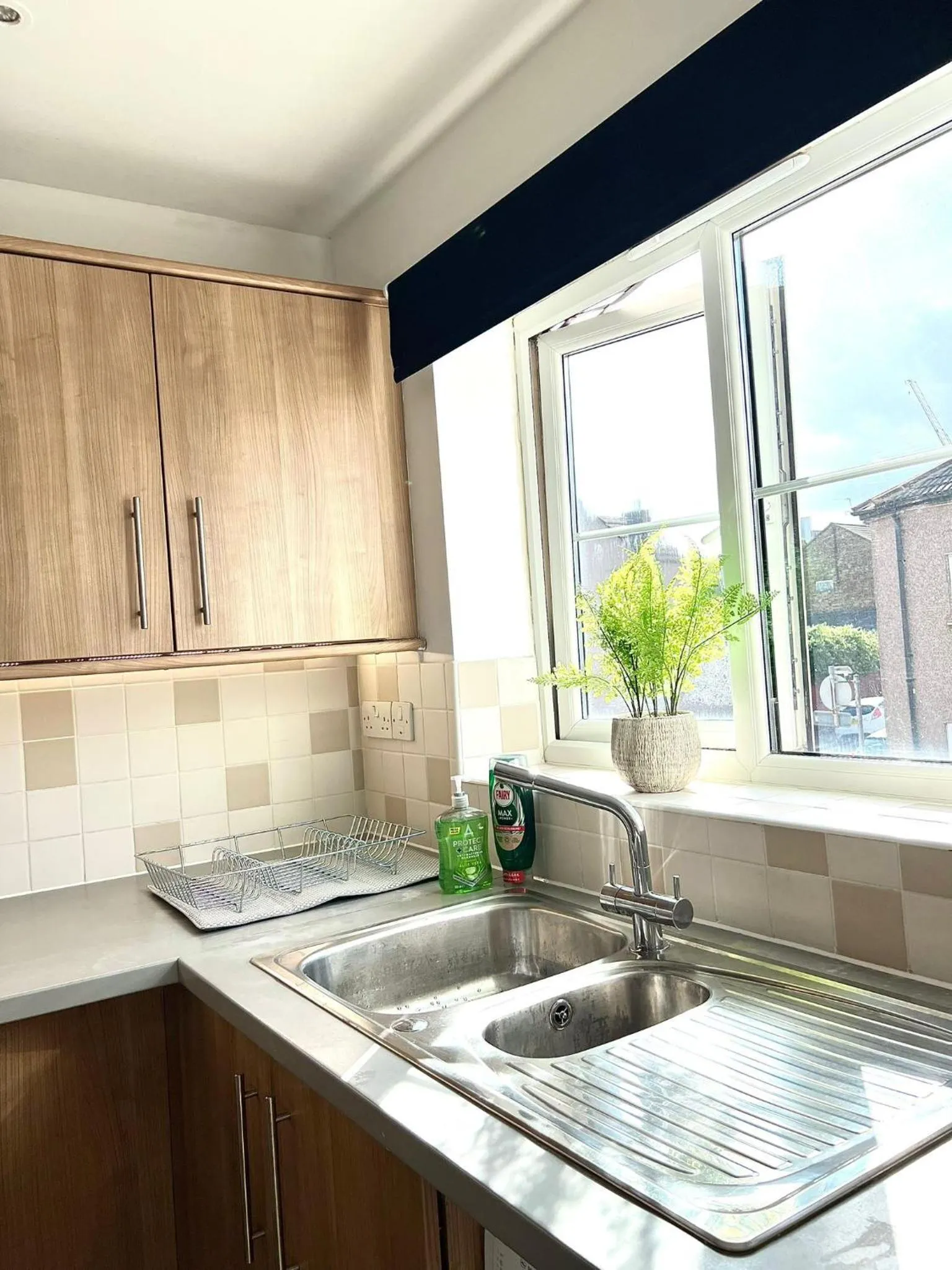 Kitchen or kitchenette in Central Watford Duplex