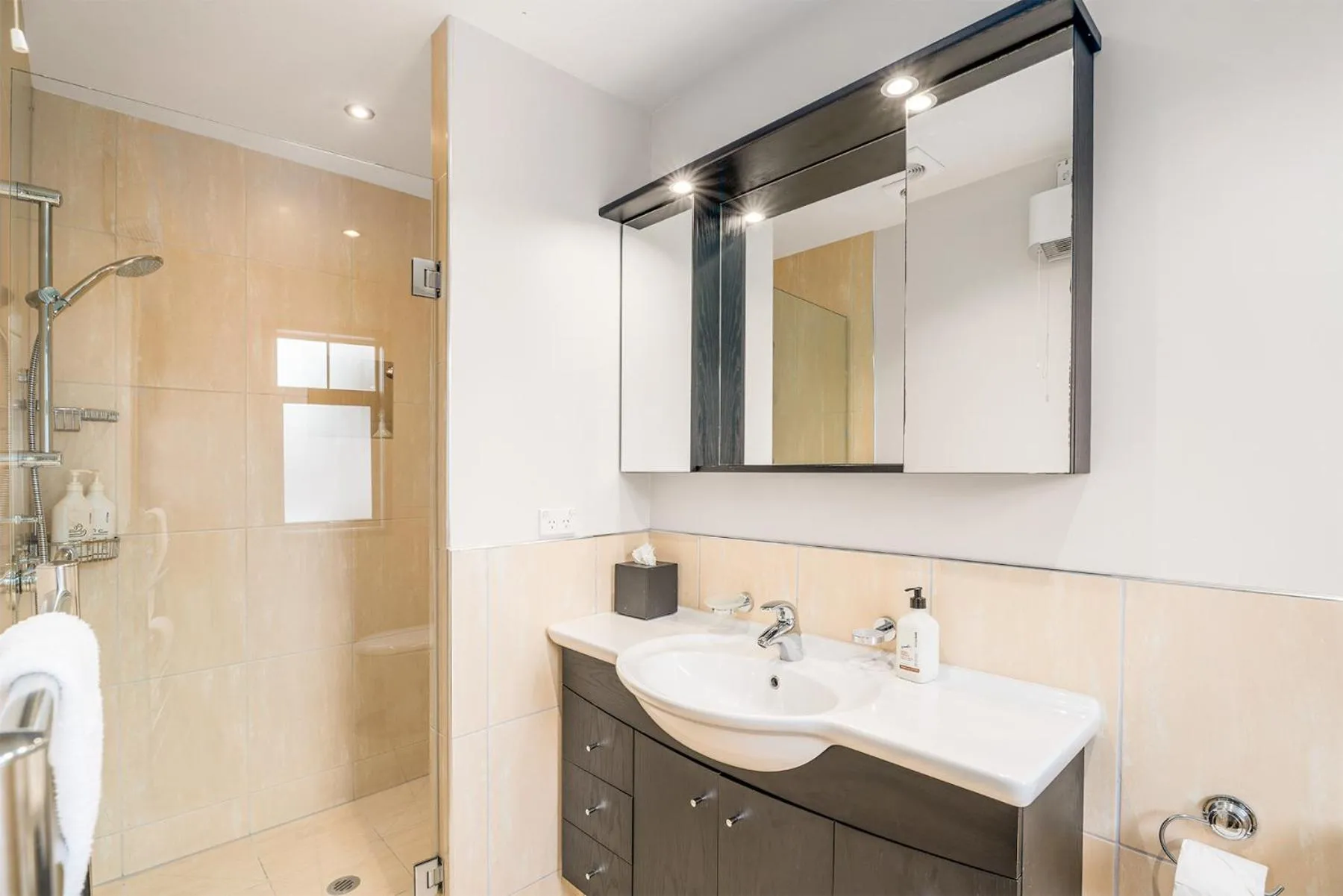 Shower in Queenstown Grandview with Spa Pool