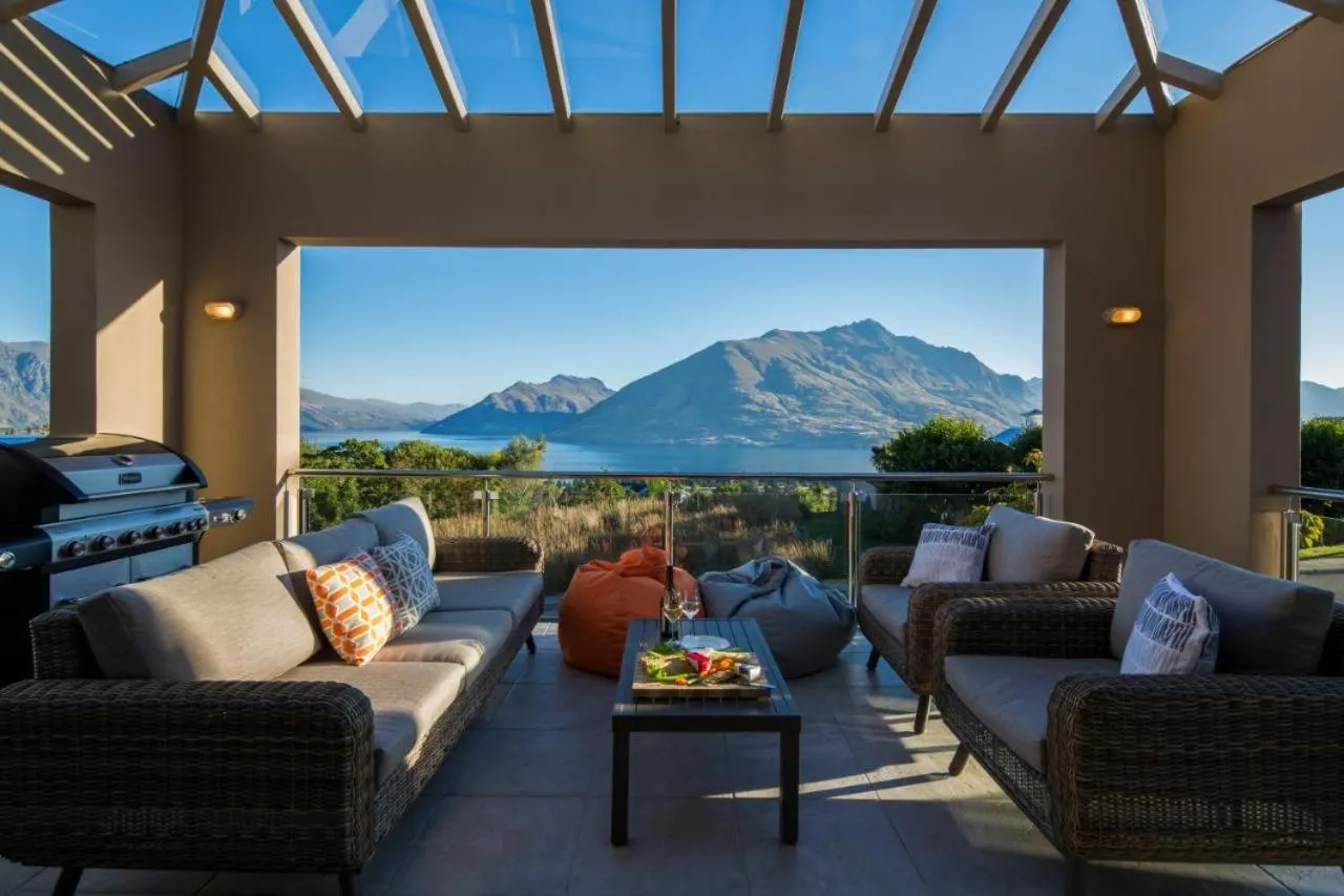 Patio in Queenstown Grandview with Spa Pool