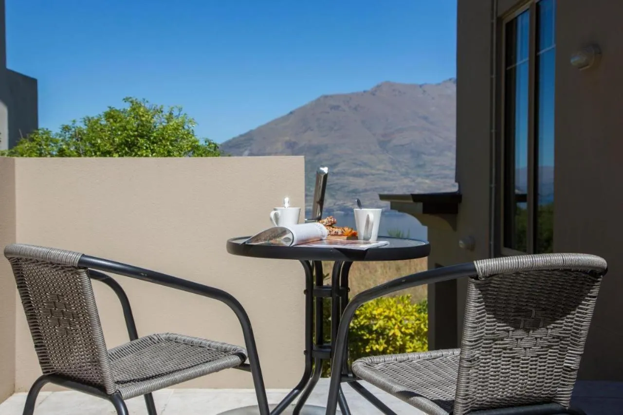 Property building in Queenstown Grandview with Spa Pool