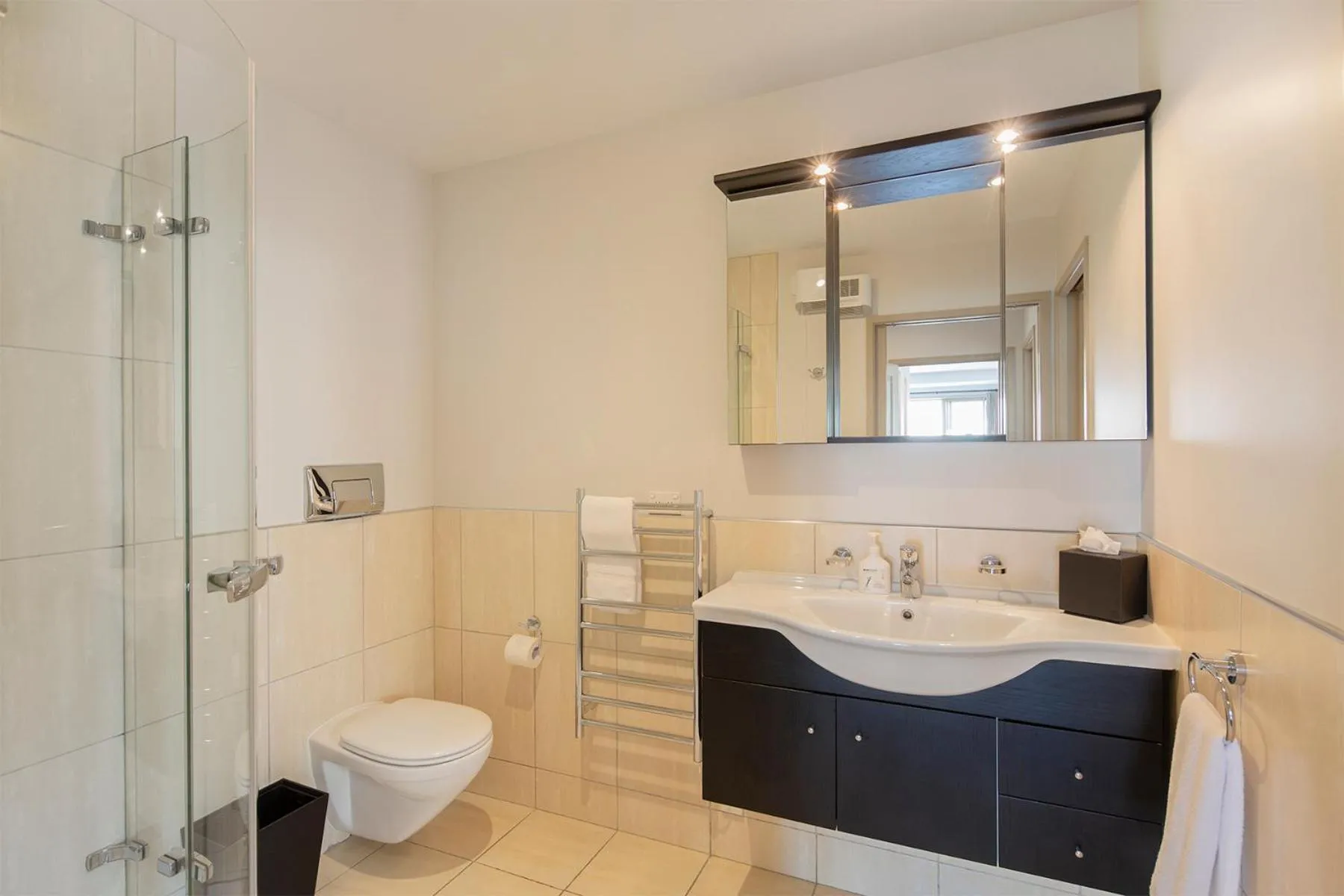 Shower in Queenstown Grandview with Spa Pool