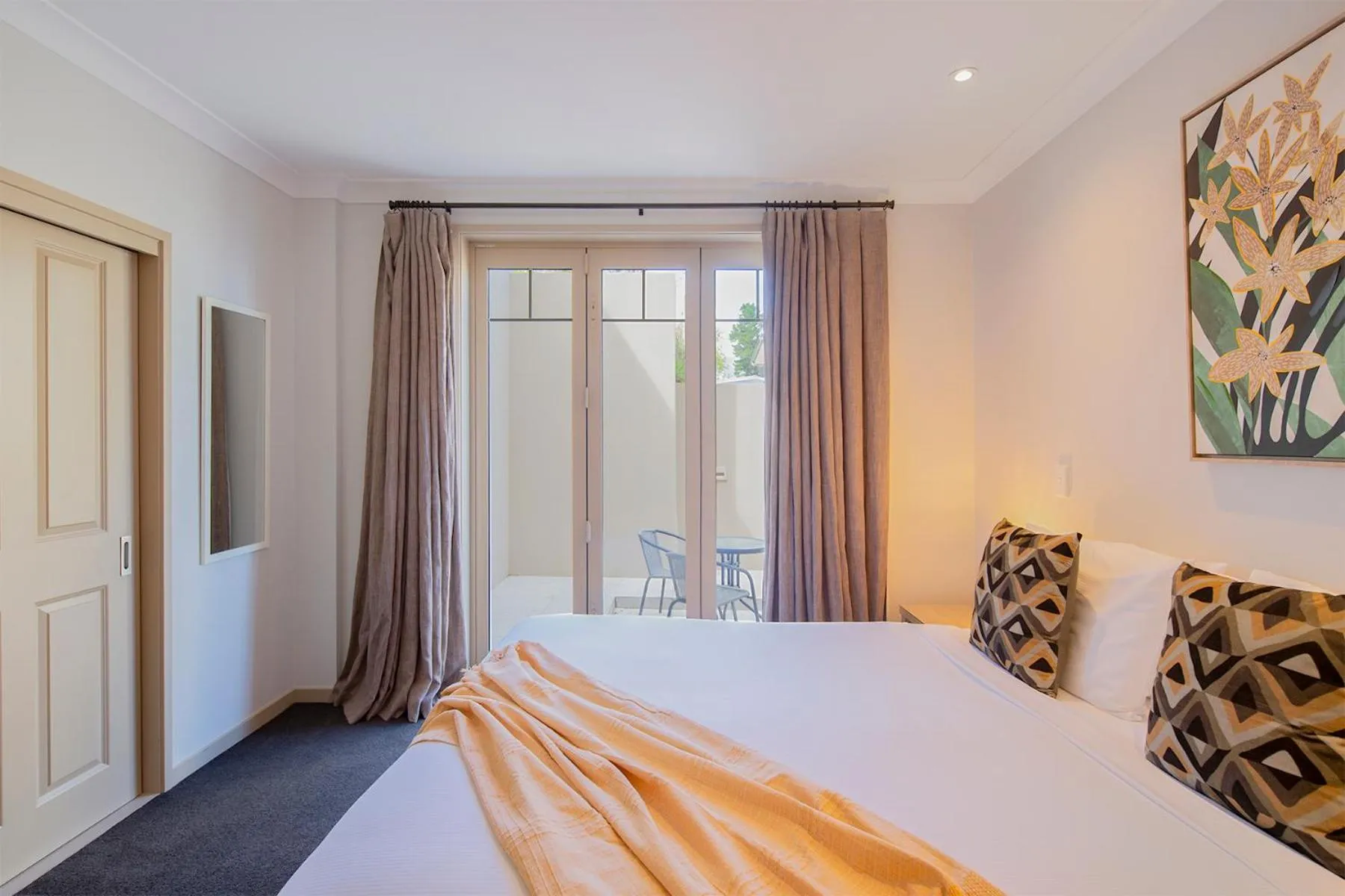 Bed in Queenstown Grandview with Spa Pool