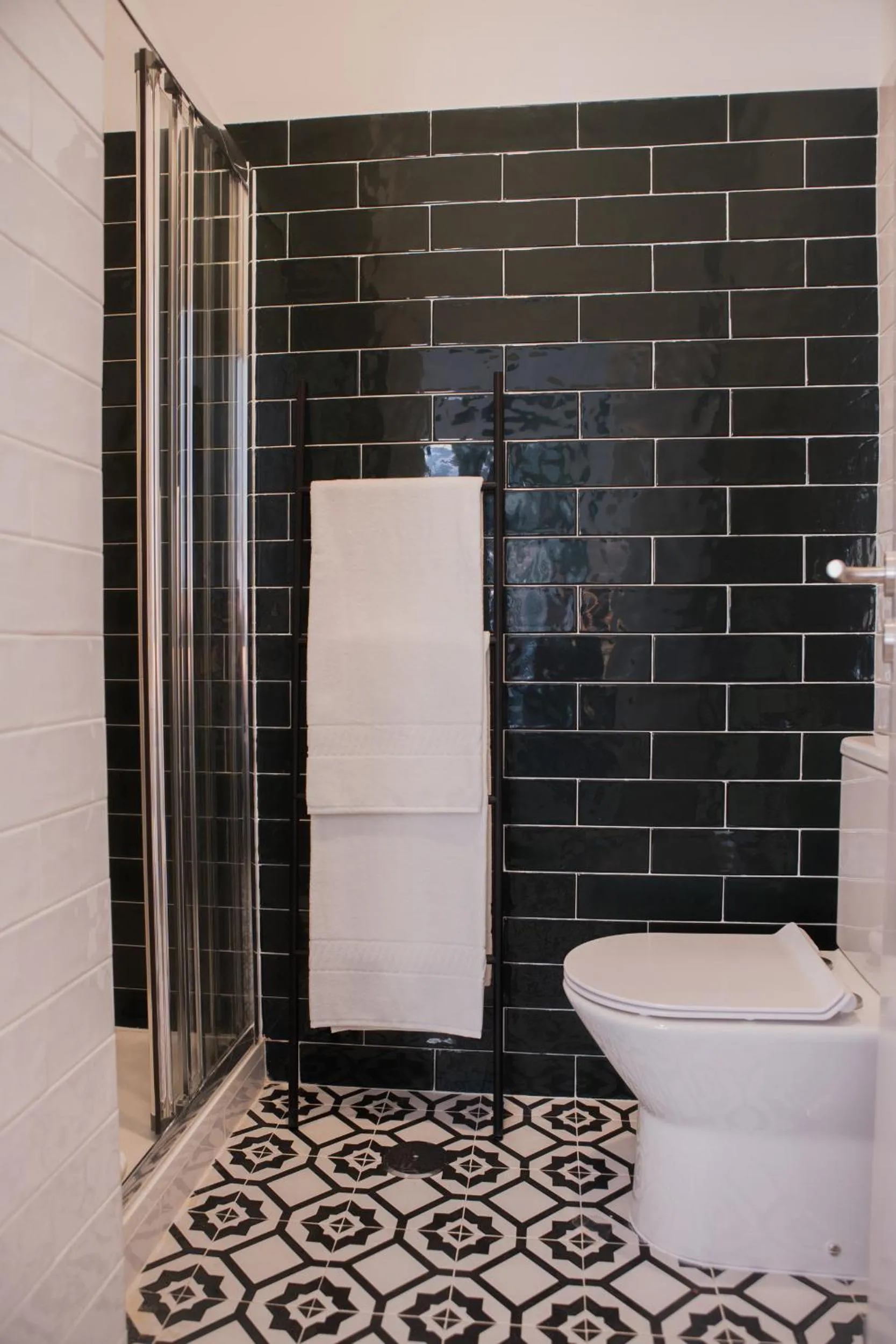 Toilet in Succeed Campo Pequeno Suites