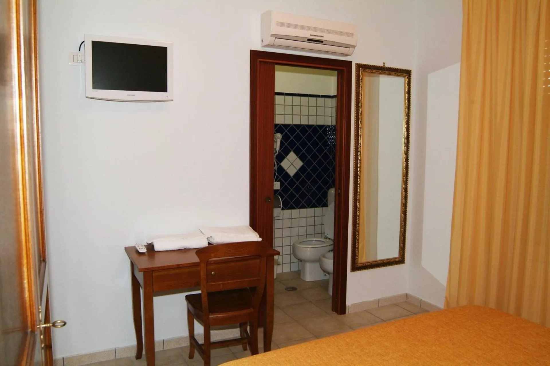 Bed in Hotel Colosseo Colleferro