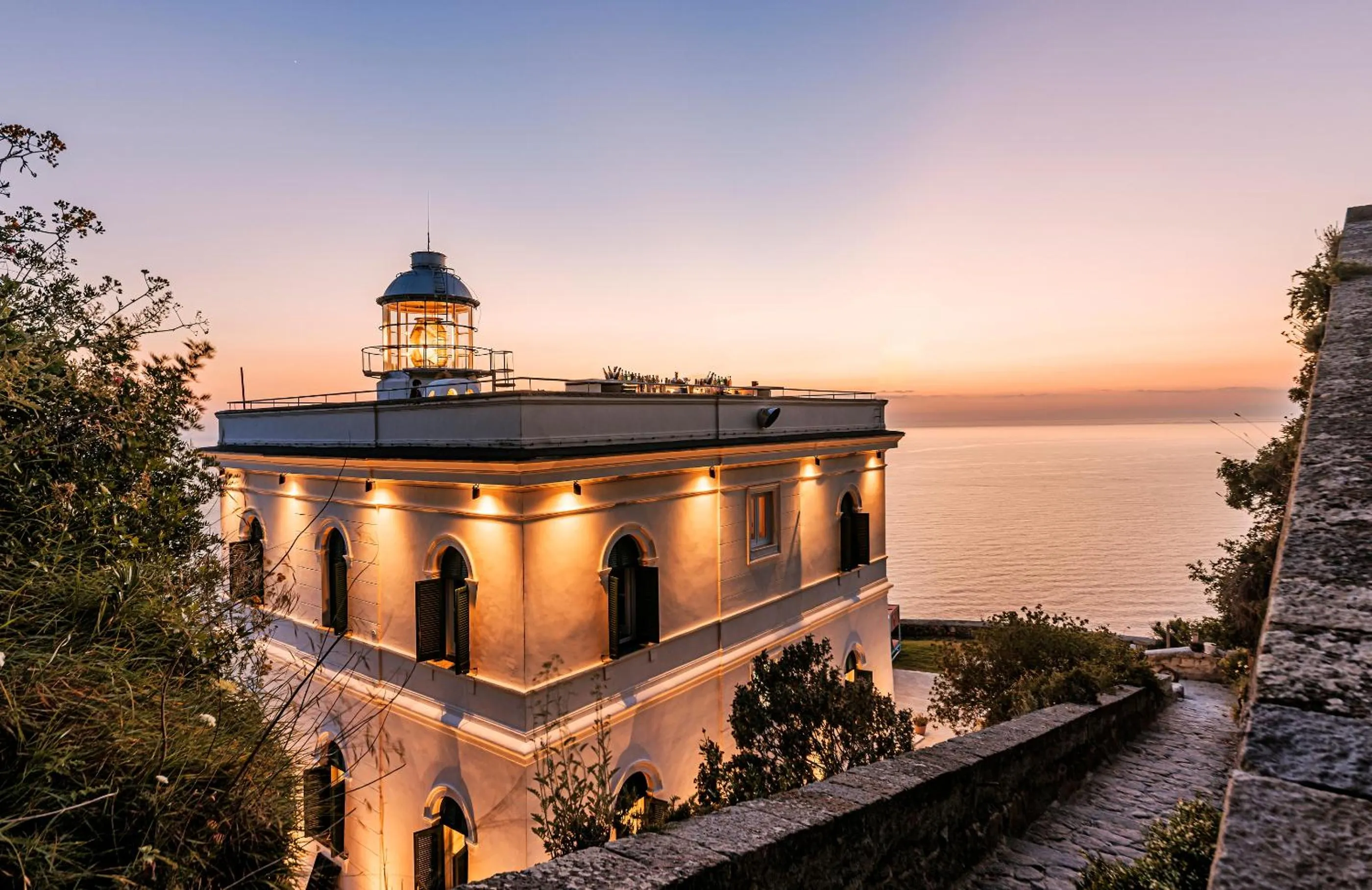 Property building in Faro Punta Imperatore