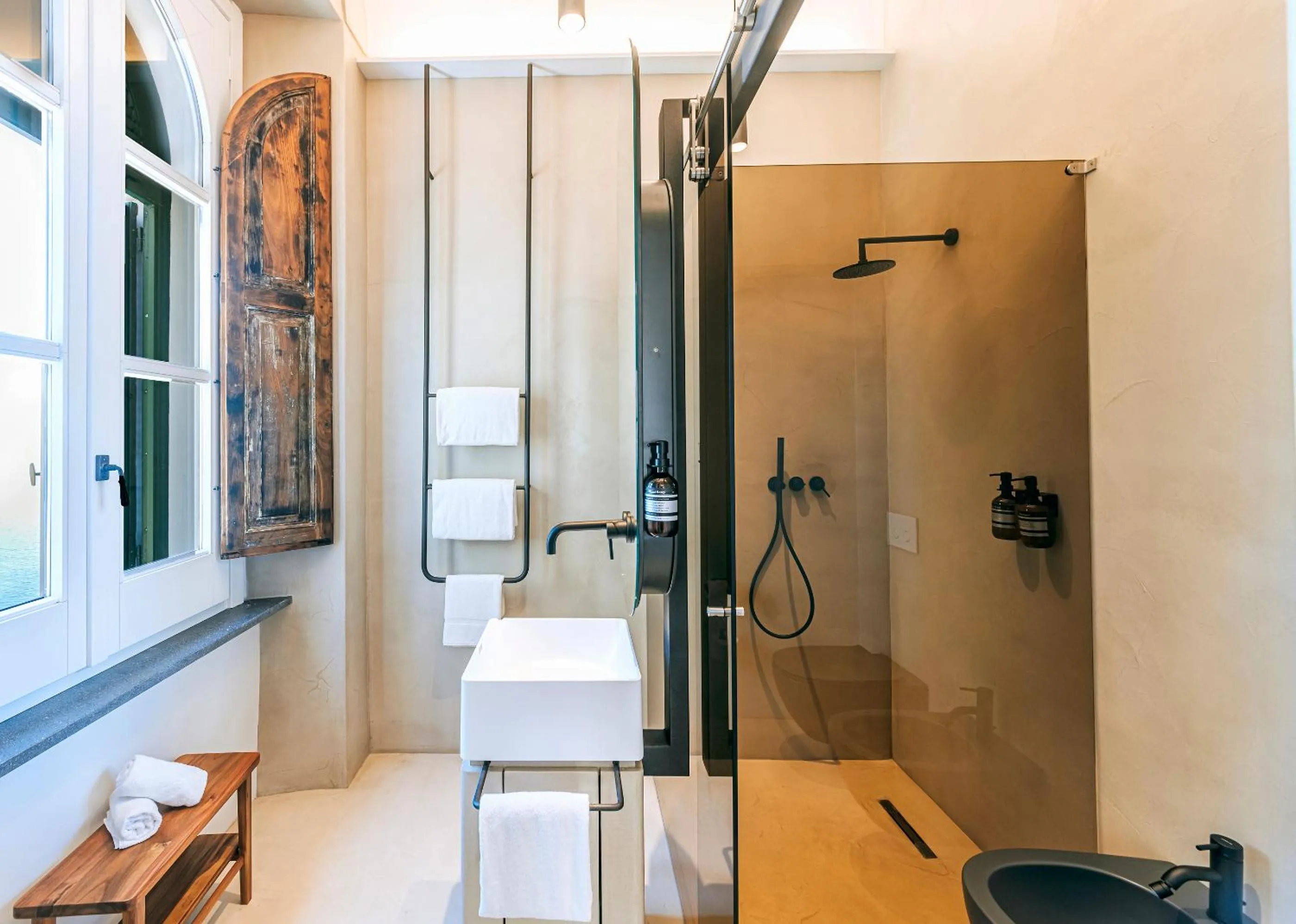 Bathroom in Faro Punta Imperatore