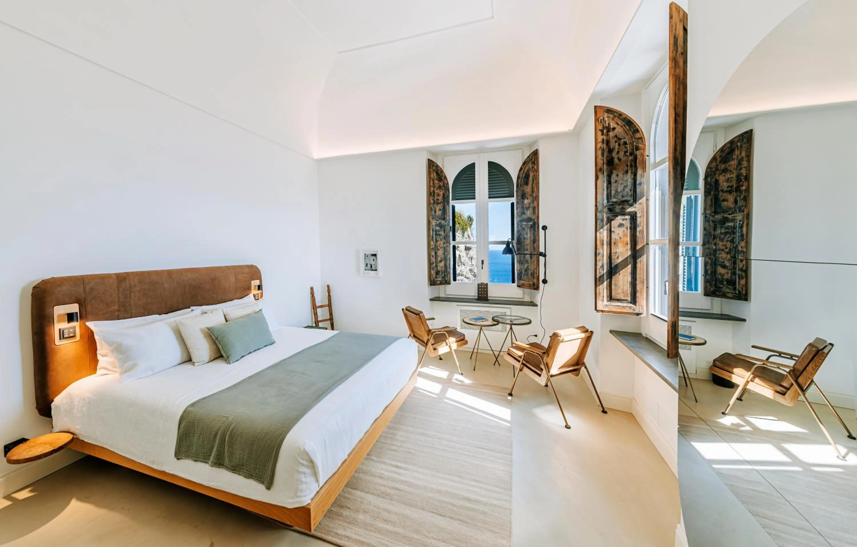 Photo of the whole room, Bed in Faro Punta Imperatore