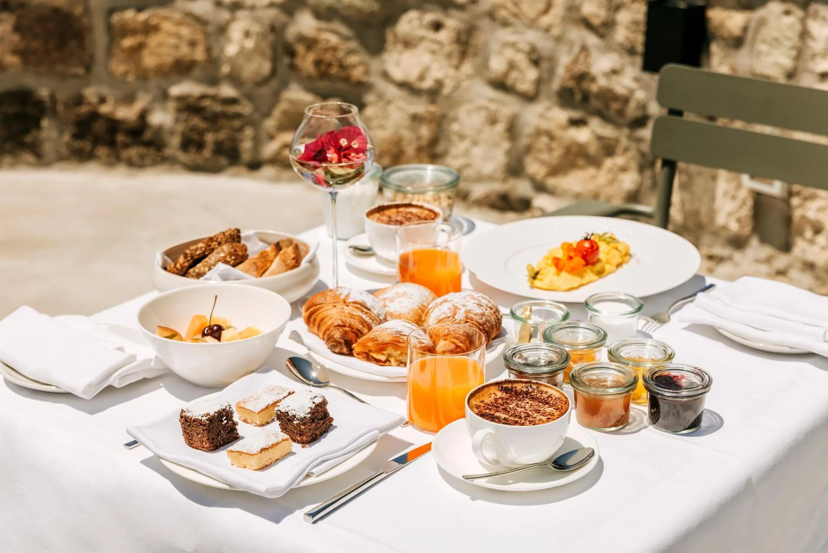 Restaurant/places to eat in Faro Punta Imperatore