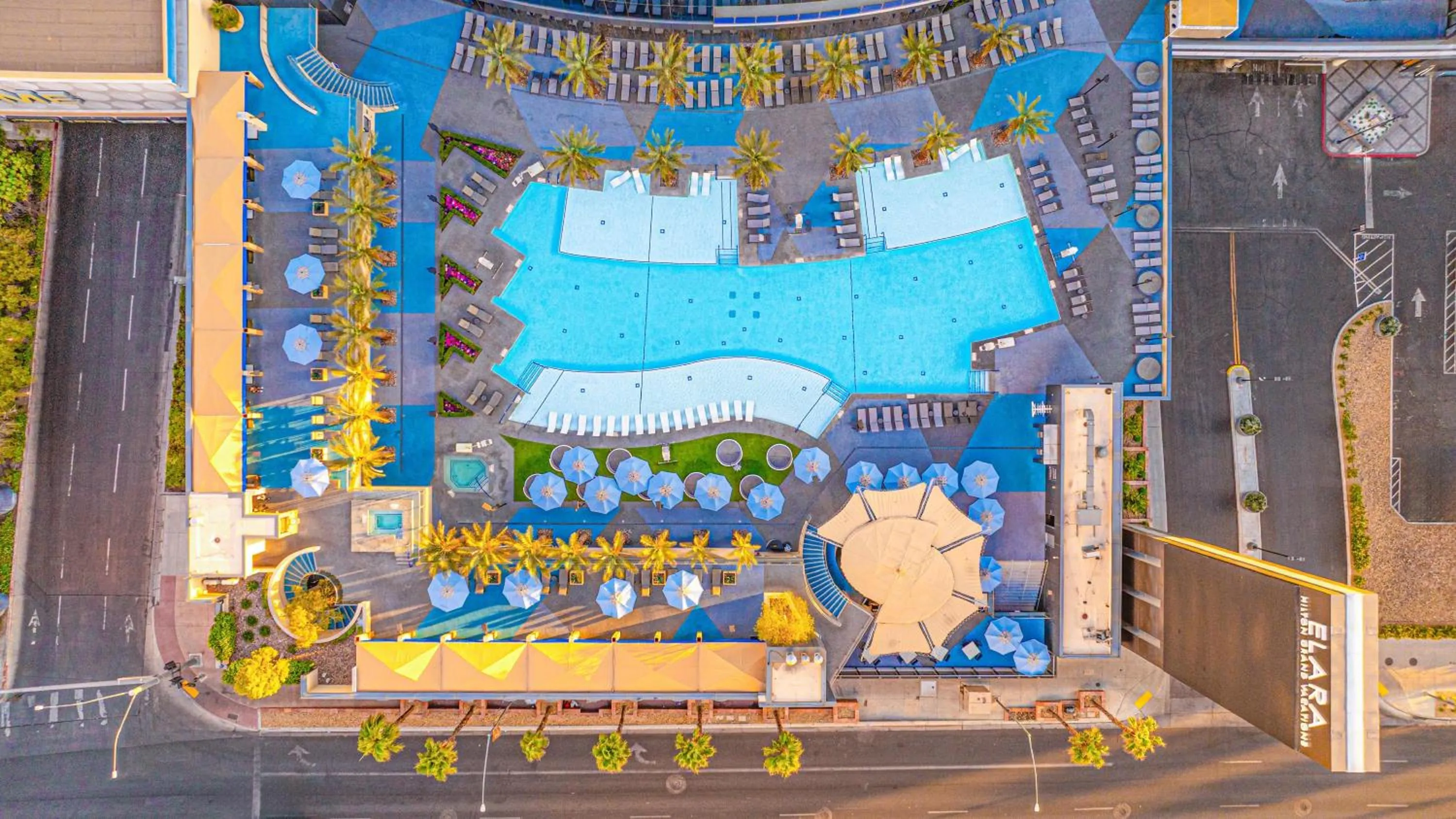 Pool view in Hilton Club Elara Las Vegas