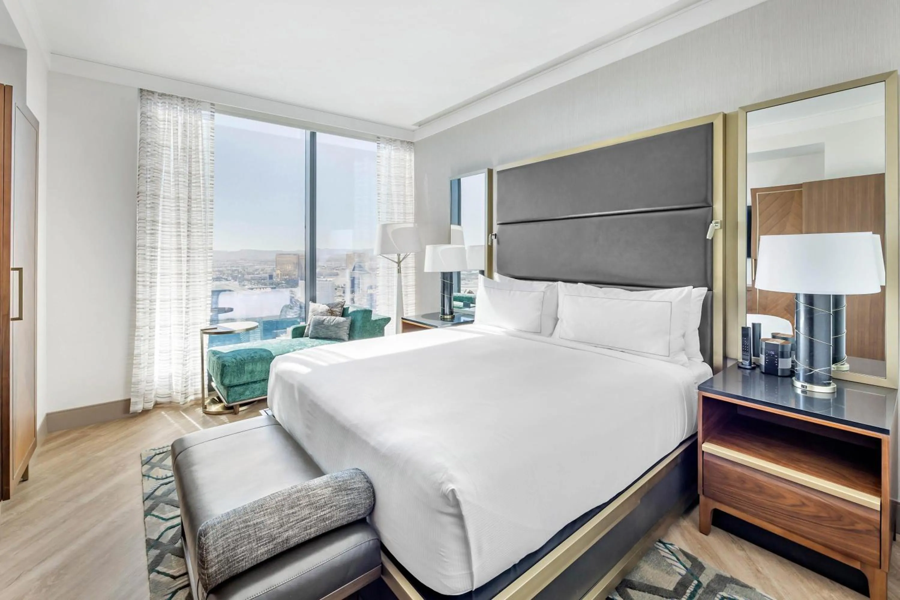 Living room, Bed in Hilton Club Elara Las Vegas