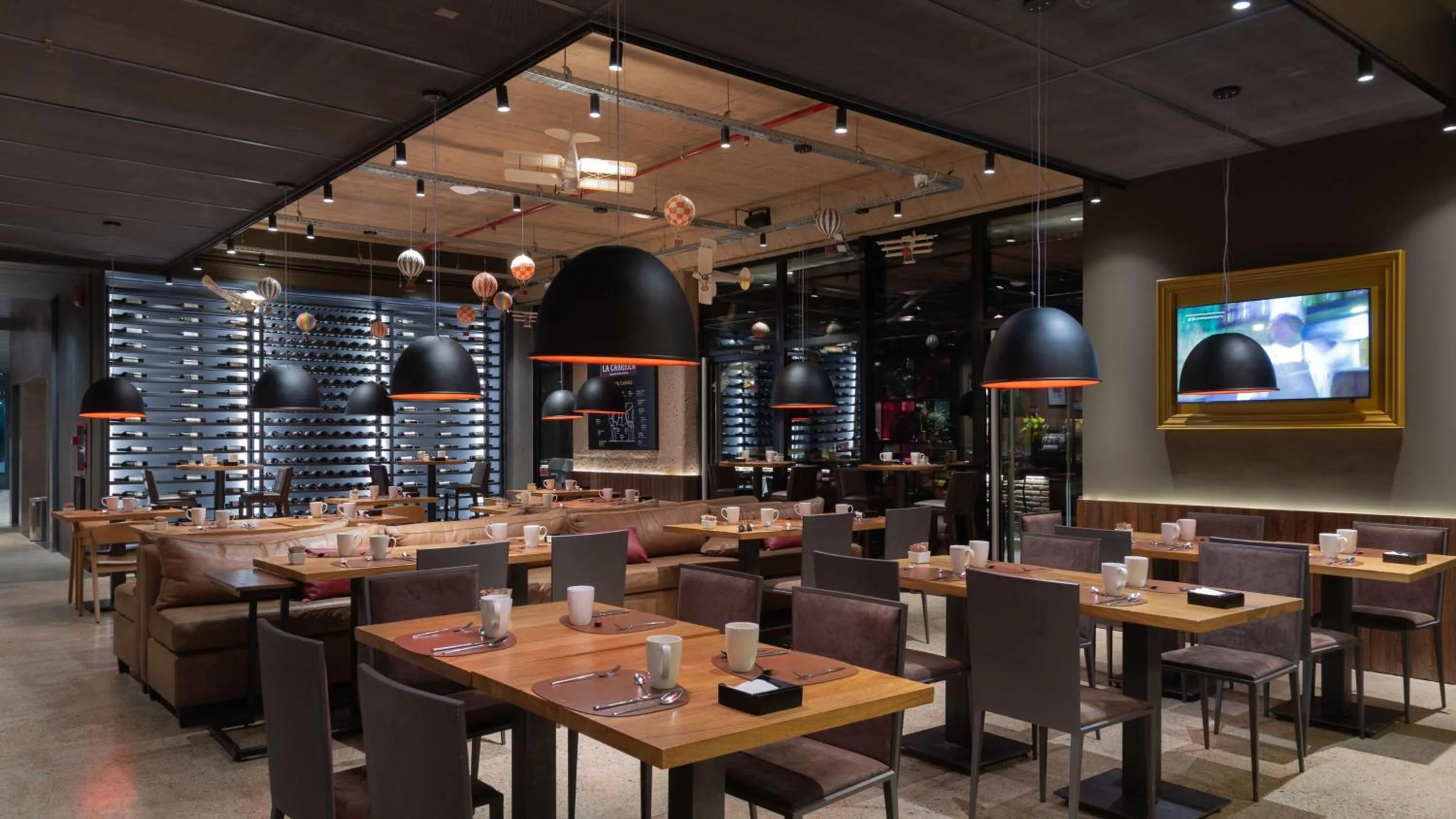 Dining area in Hualta Hotel Mendoza, Curio Collection by Hilton