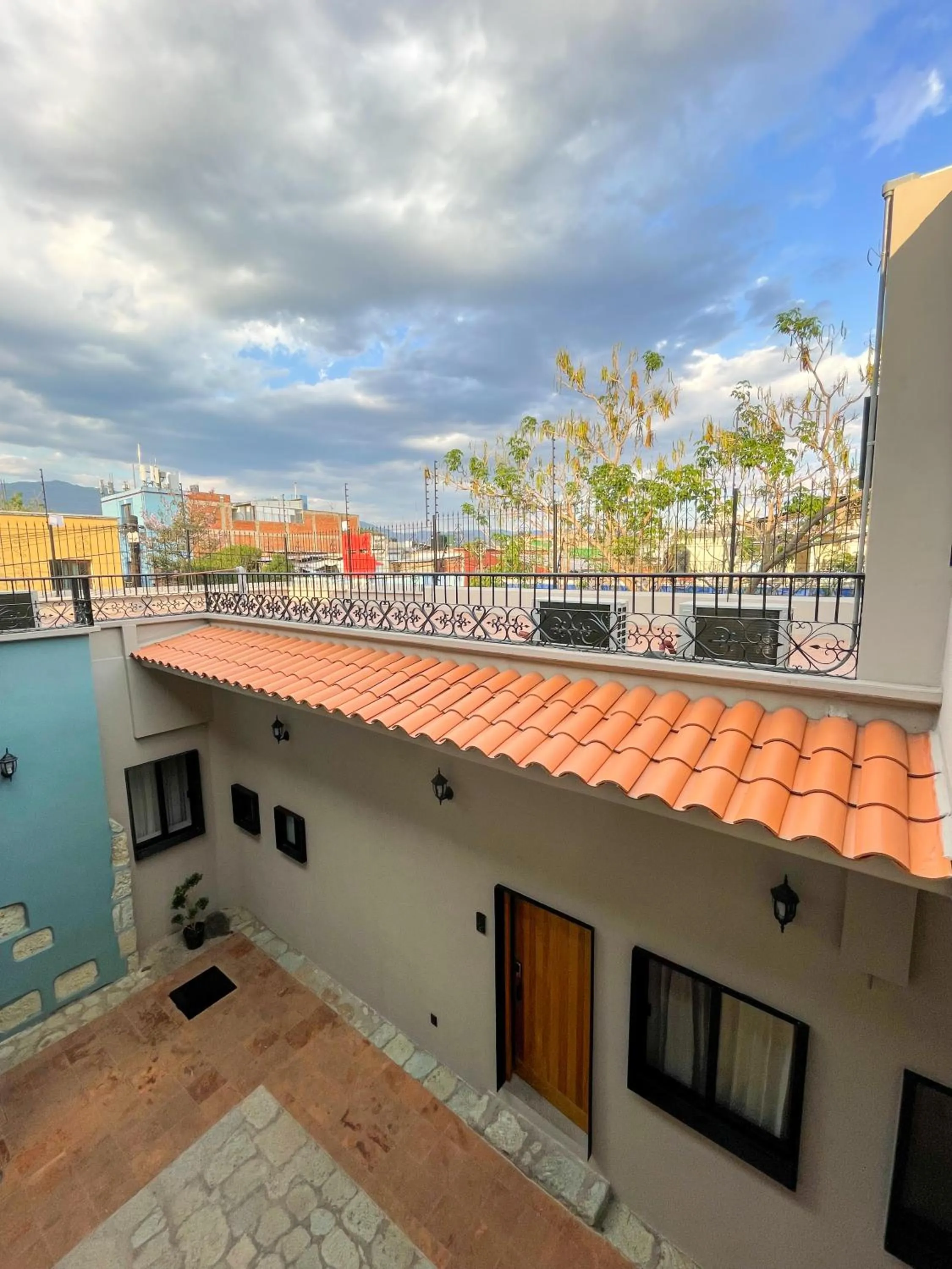 Inner courtyard view in Suites Patio Antequera