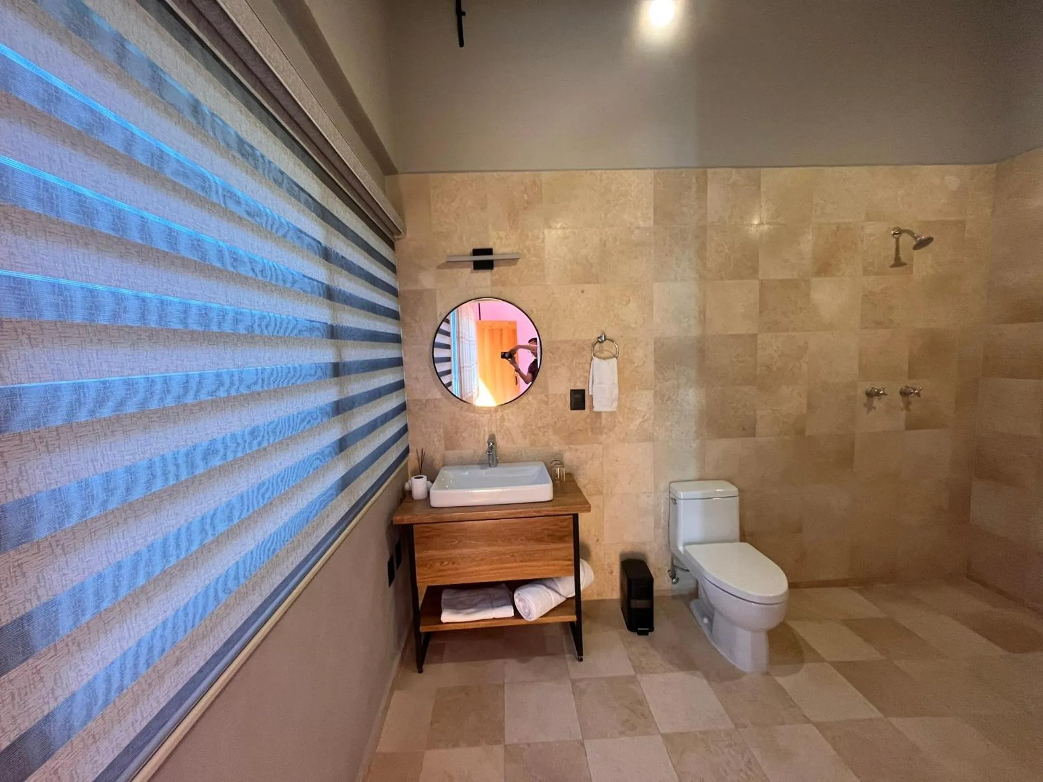 Shower in Suites Patio Antequera